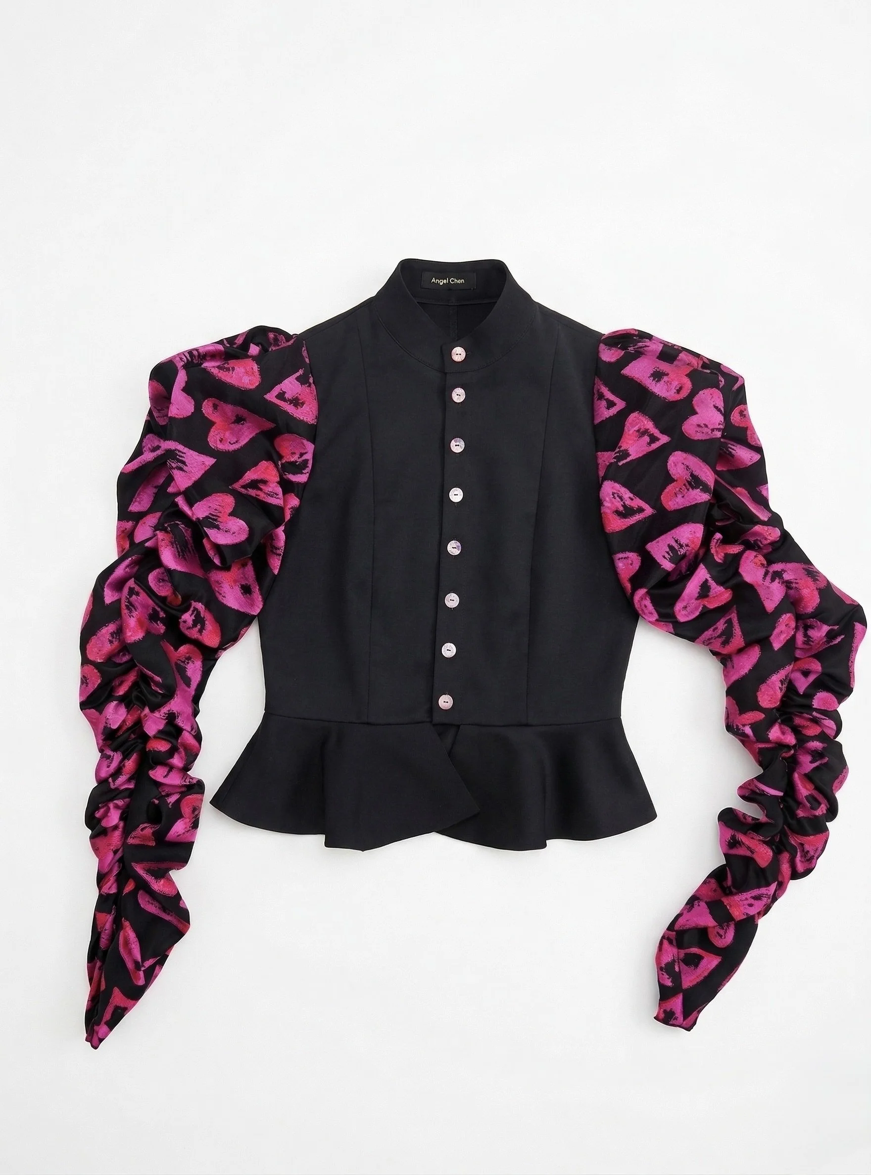 liegend schwarze bluse mit herzärmel gerafft angelika kauffmann.jpeg