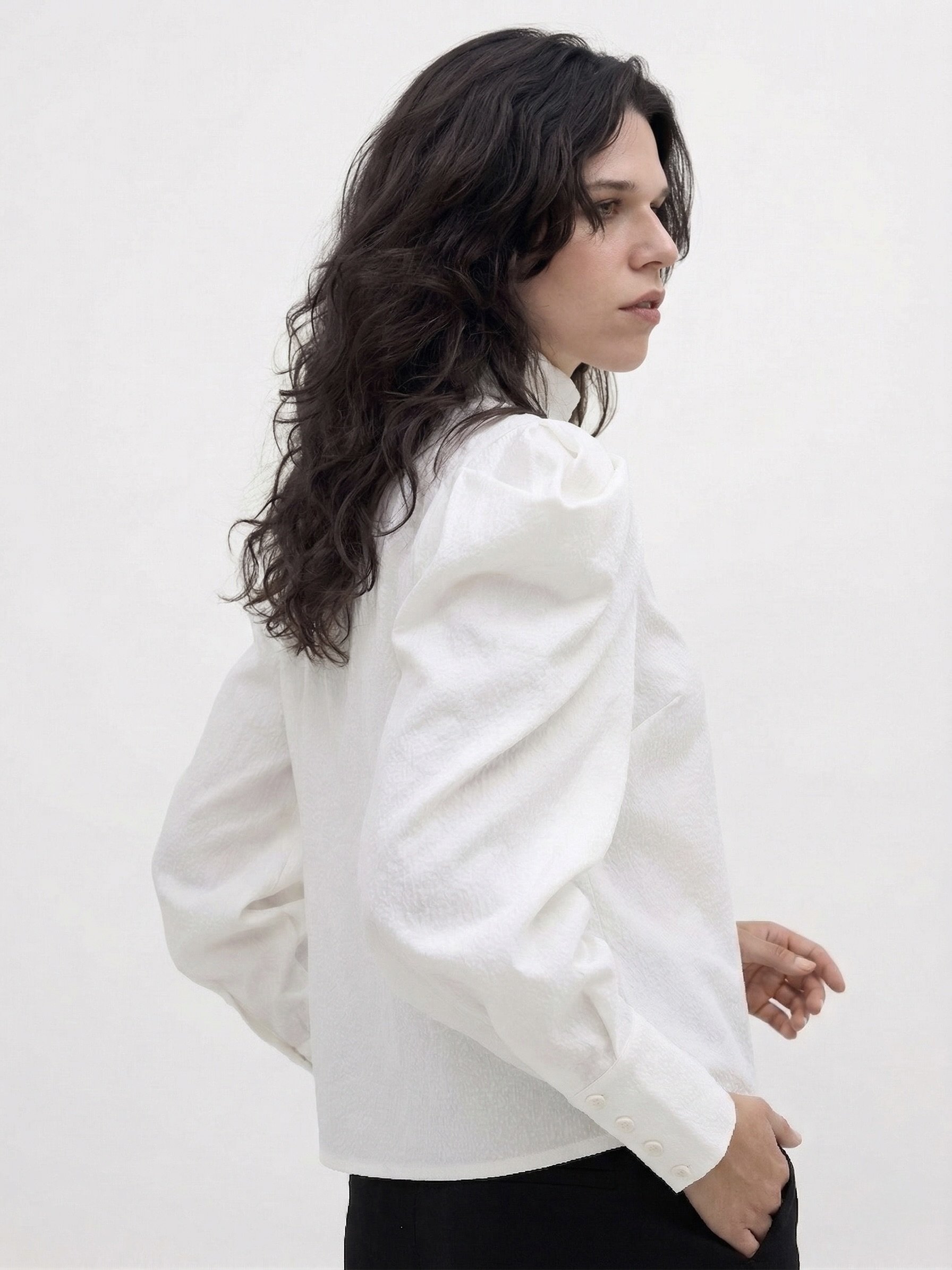 Bluse mit großen Puffärmel