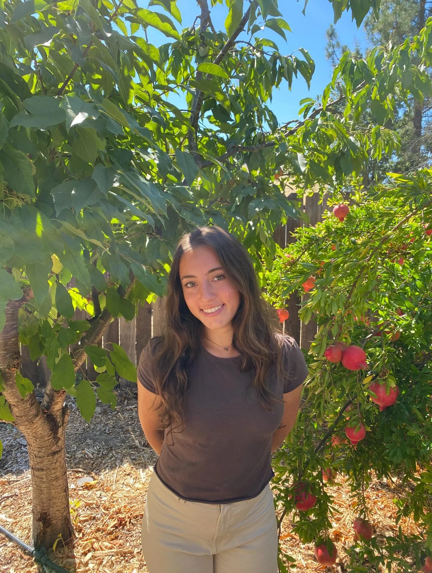 Say hi to Emily! Another one of our @caclimateaction Corps Fellows serving with us this year. 🎉 

Emily has been a force on our team - going above and beyond to connect community members to the programs we provide. You might see her leading composti