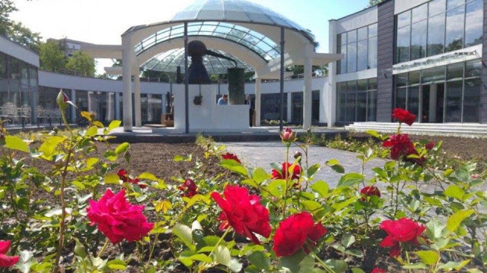 Museum of Roses in Kazanlak.jpg