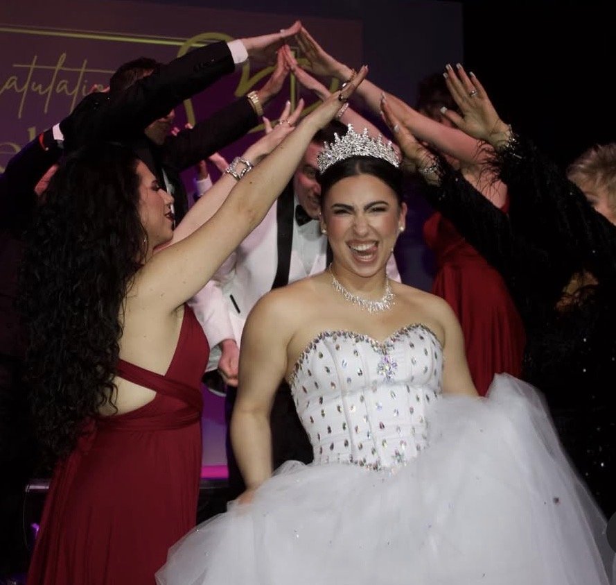 Sydney Bossuk as Bella in Married by the Mob