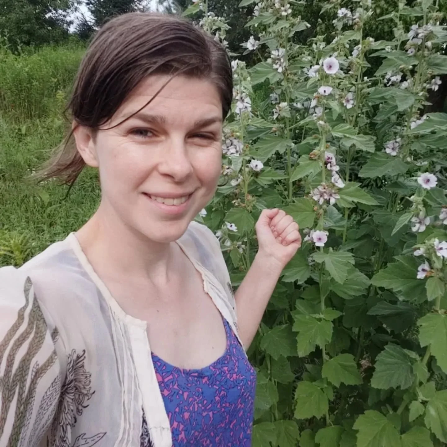Did you know that I have a newsletter? I send it out monthly (if even that often). 

In it, I share
-  info about upcoming events (like Plants, Parks and Patterson this Sun May 17th at 1pm, Tom Patterson Island)

- garden and business updates

- upda