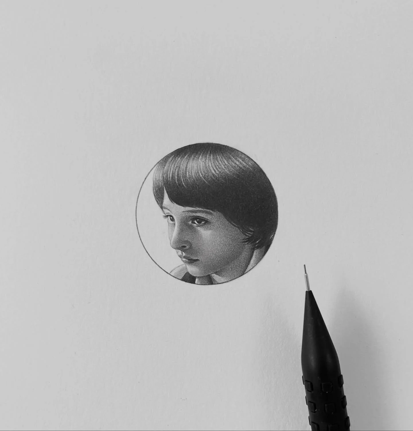 THE TINY LITTLE ONE, &ldquo;Fin Wolfhard_ Mike Wheeler in Stranger Things on Netflix&rdquo;

마이크 🚲

#mike #mikewheeler #finnwolfhard #strangerthings #netflix #doodle #tinydrawing #littledrawing #tinylittleone #originalartwork #drawing #pencildrawing