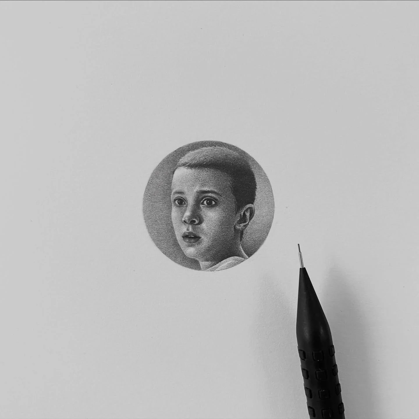 THE TINY LITTLE ONE, &ldquo;Millie Bobby Brown_ Eleven in Stranger Things on Netflix&rdquo;

일레븐 🧇🤍

#el #eleven #011 #milliebobbybrown #strangerthings #netflix #doodle #tinydrawing #littledrawing #tinylittleone #originalartwork #drawing #pencildra