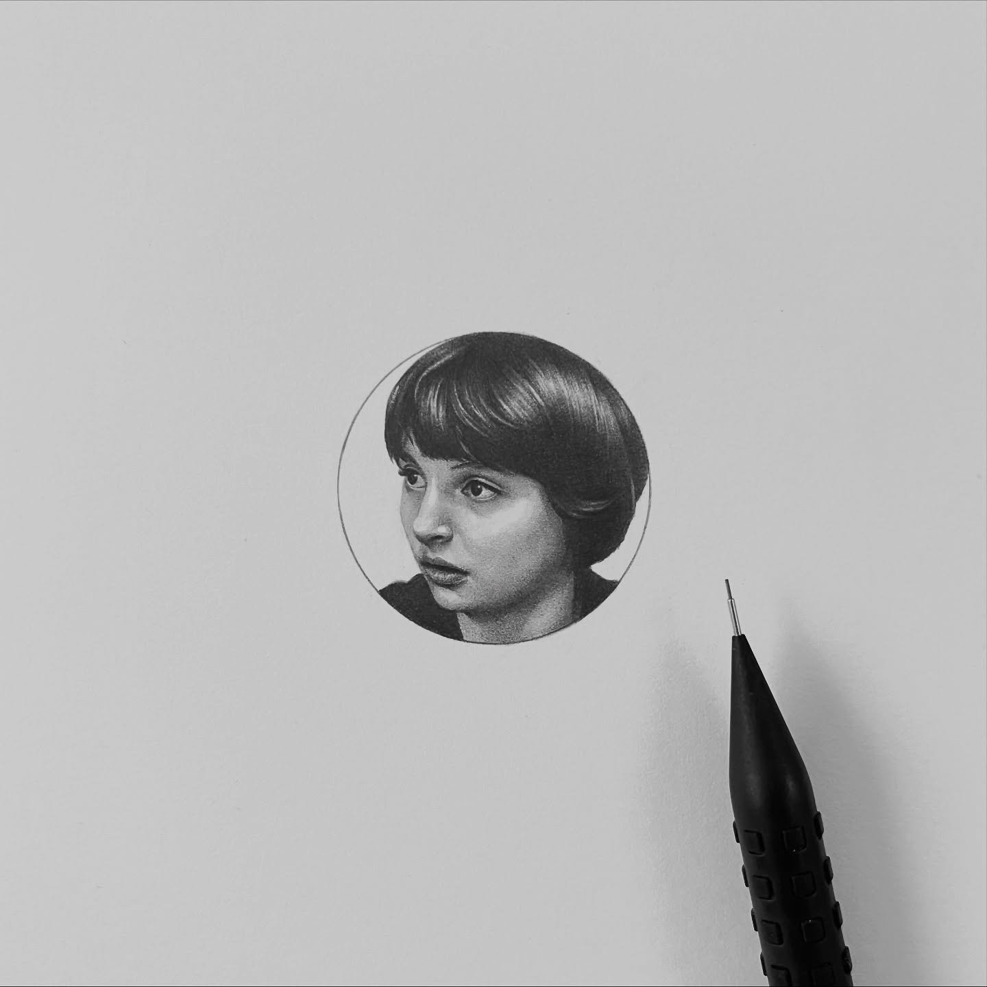 THE TINY LITTLE ONE, &ldquo;Fin Wolfhard_ Mike Wheeler in Stranger Things on Netflix&rdquo;

마이크 🚲

#mike #mikewheeler #finnwolfhard #strangerthings #netflix #doodle #tinydrawing #littledrawing #tinylittleone #originalartwork #drawing #pencildrawing