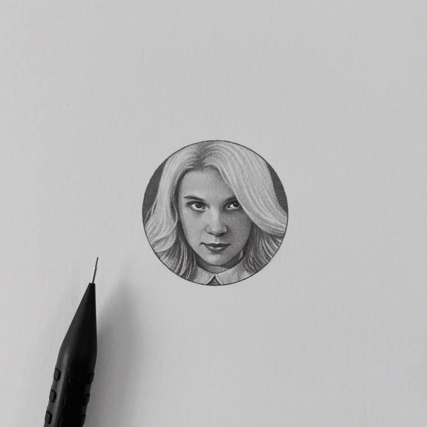 THE TINY LITTLE ONE, &ldquo;Millie Bobby Brown_ Eleven in Stranger Things on Netflix&rdquo;

일레븐 🧇🤍

#milliebobbybrown #strangerthings #graphitedrawing #portrait #juliesongart