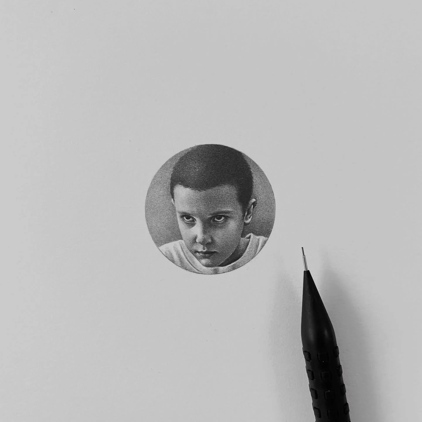 THE TINY LITTLE ONE, &ldquo;Millie Bobby Brown_ Eleven in Stranger Things on Netflix&rdquo;

일레븐 🧇🤍

#milliebobbybrown #strangerthings #graphitedrawing #portrait #juliesongart