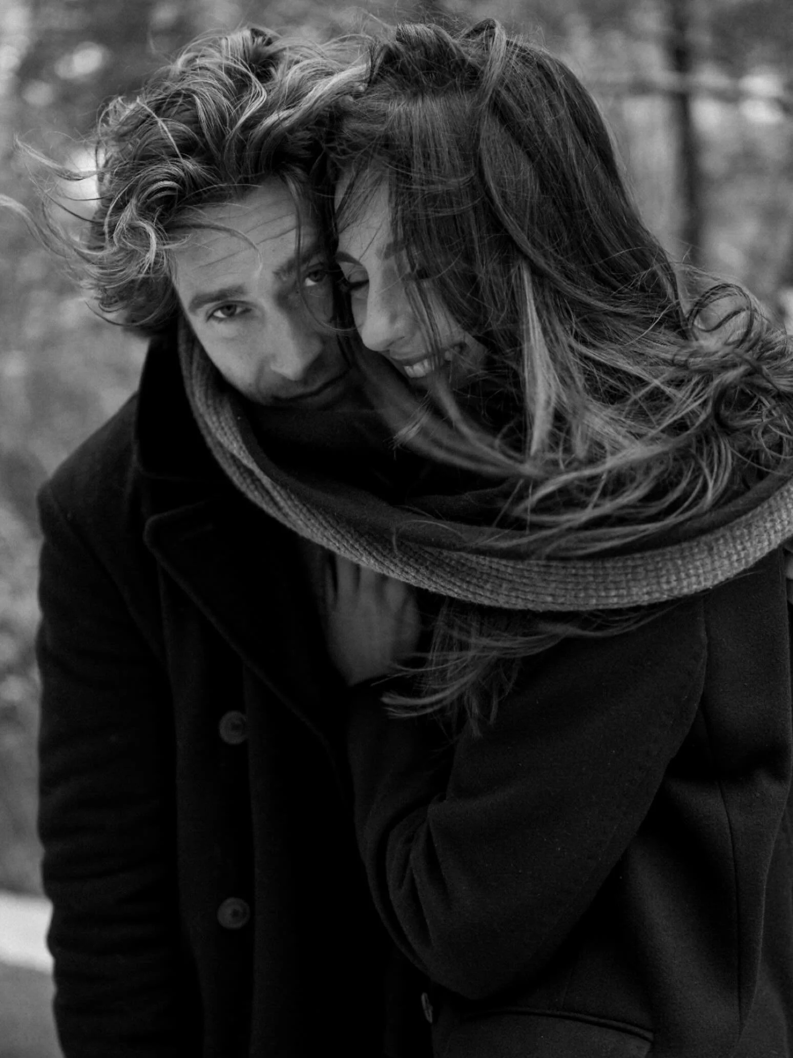 There&rsquo;s just something about NY that brings a little extra spark to a photo.  Not that these two need it. 
Nikon ZF with the Viltrox 50mm f/2 Air #nikonzf #viltrox50mmf2