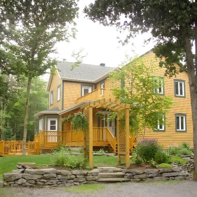 CUSTOM HOME BUILDING