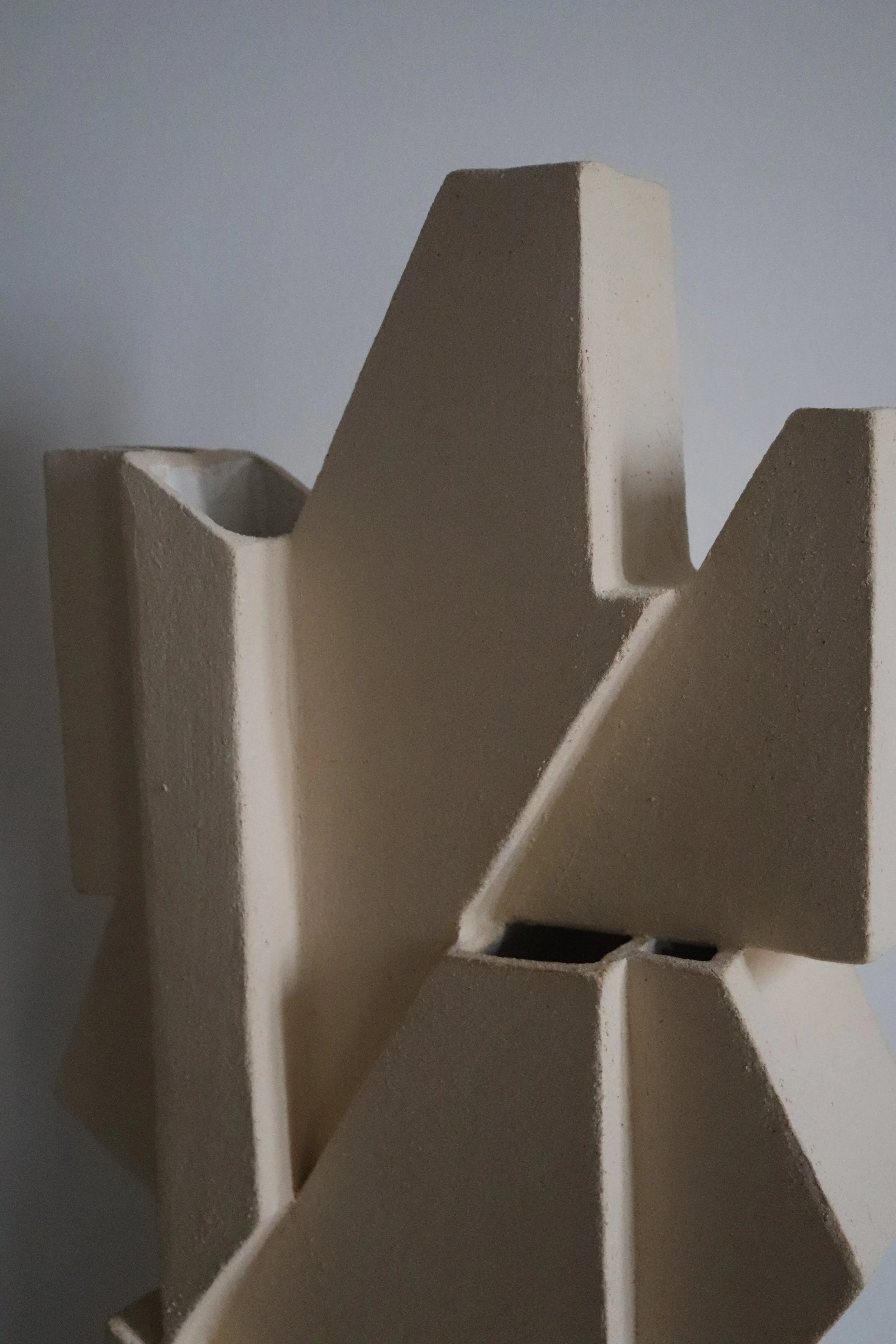 Sculpture en grès – Caroline Desile – série Inhabited Form