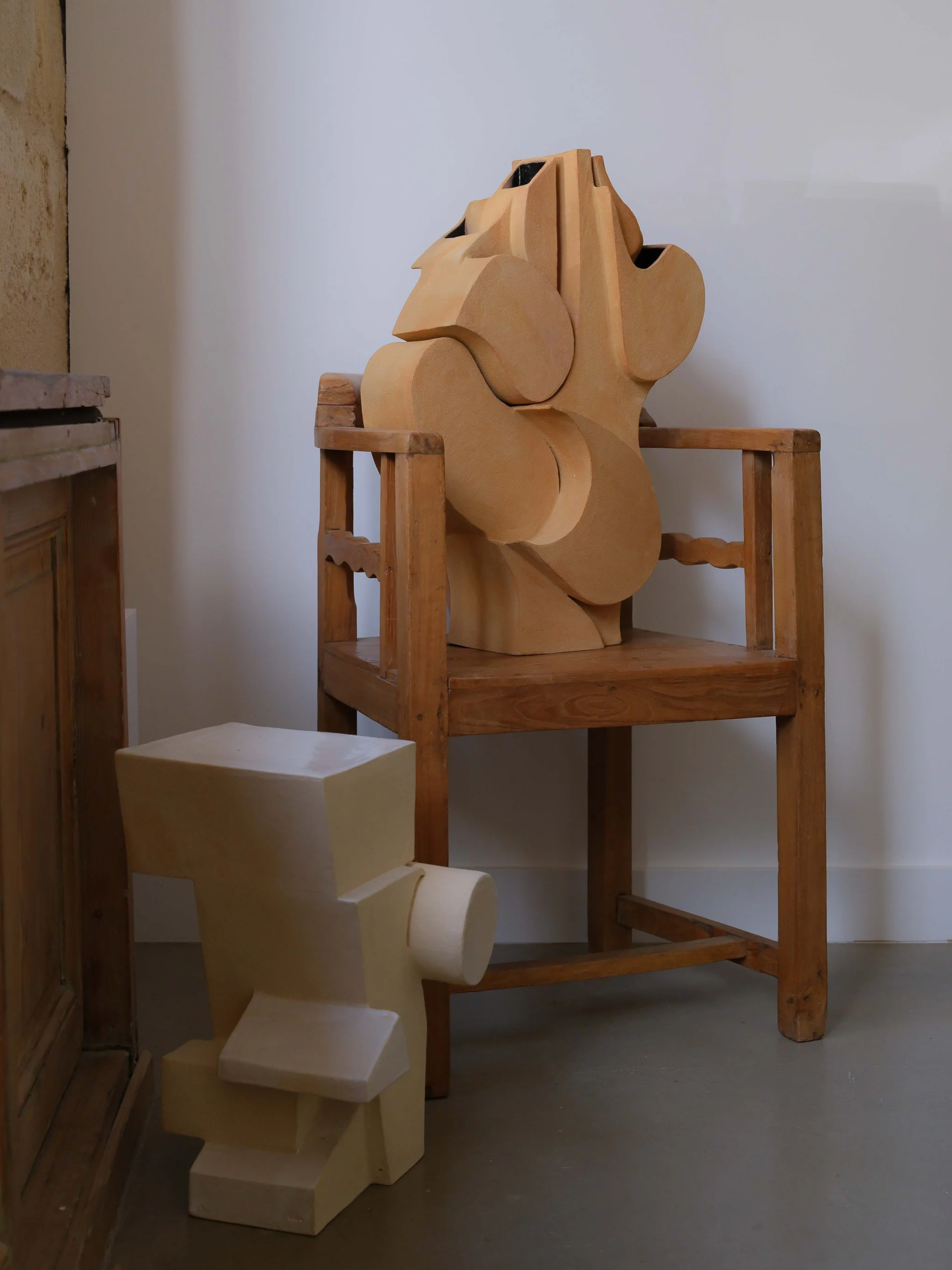 Sculpture bas-relief en grès – Caroline Desile – série Sedimentum