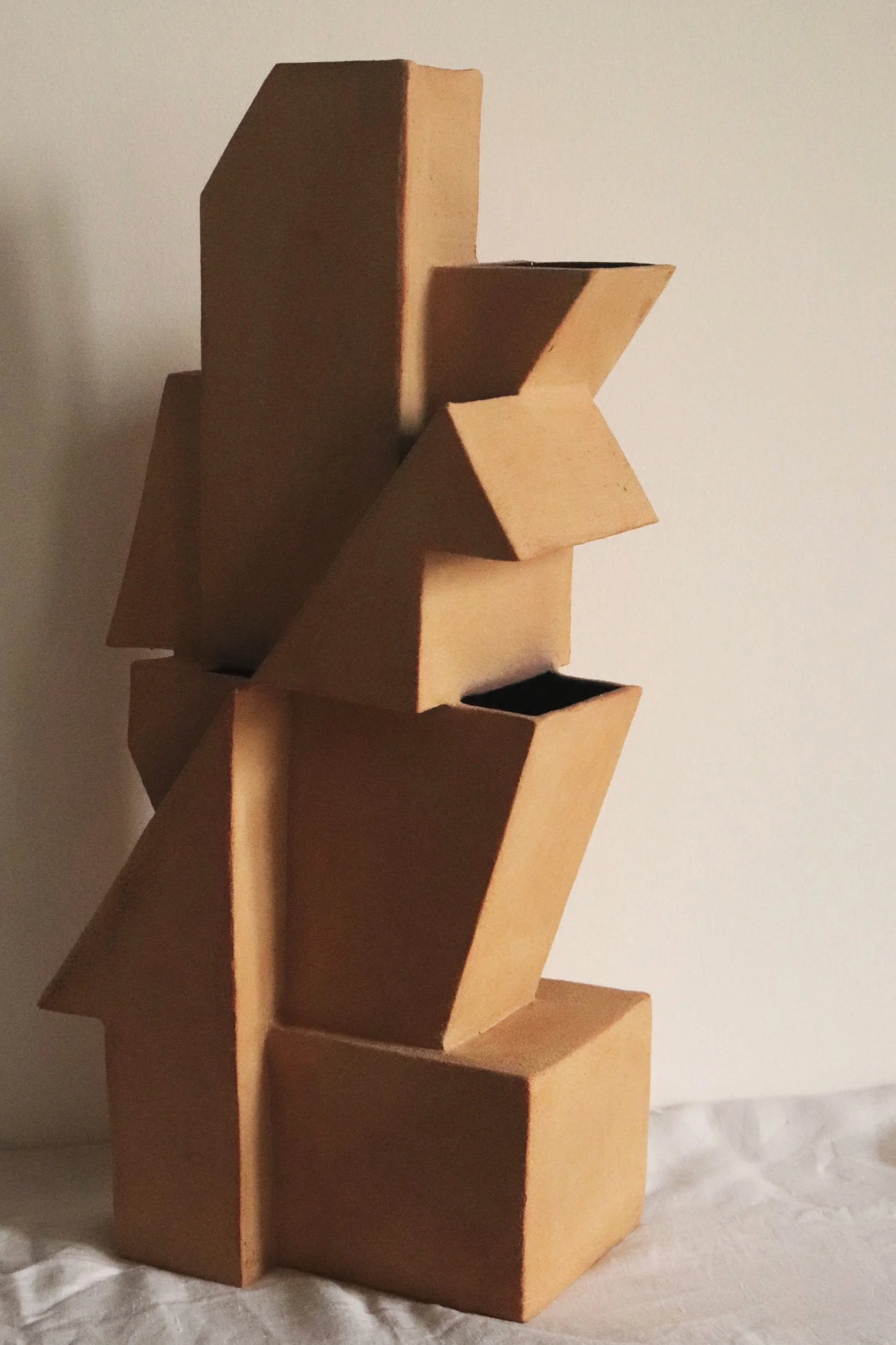 Sculpture en grès – Caroline Desile – série Inhabited Form