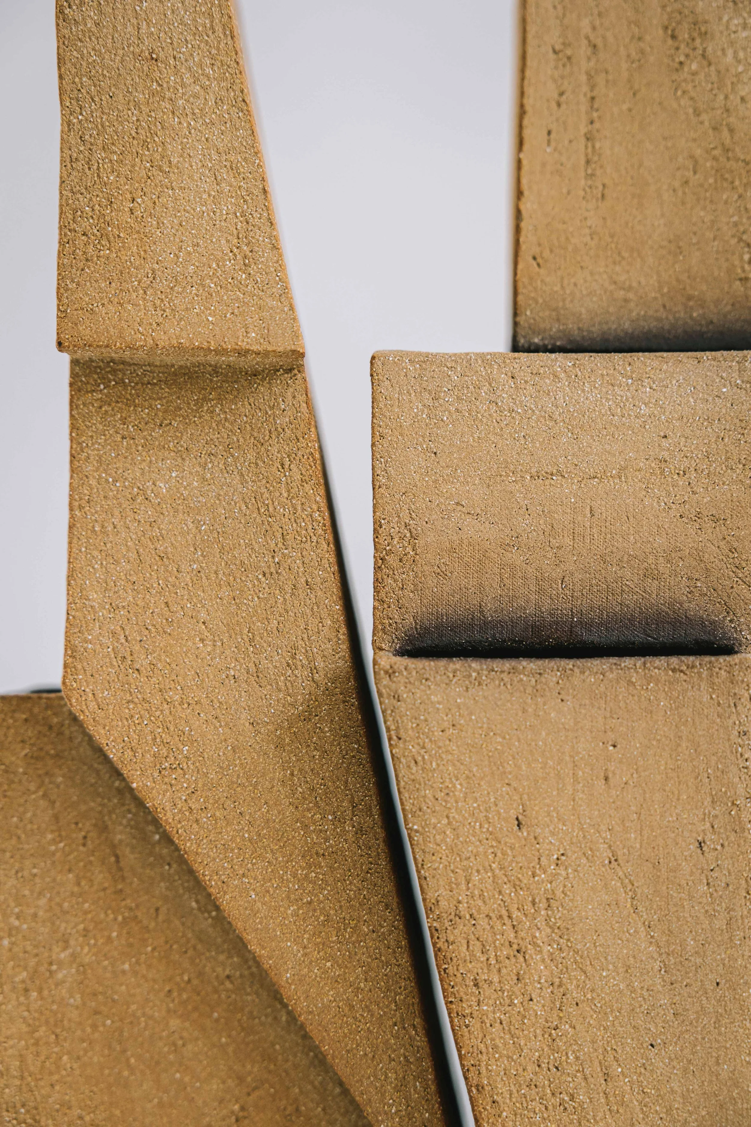 Bas-relief – art céramique –sculpture towers – Caroline Desile