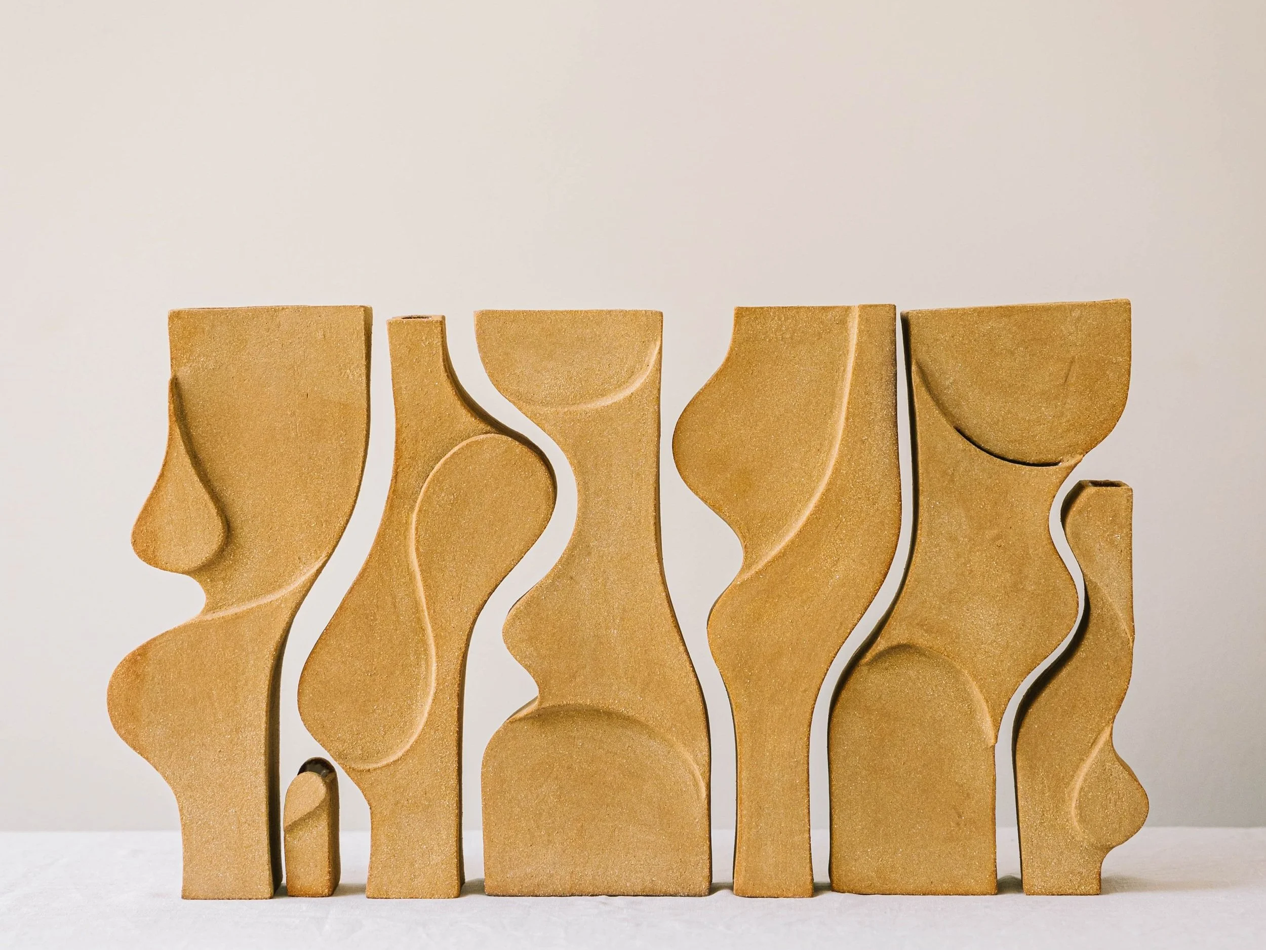 Bas-relief – art céramique –sculpture hill – Caroline Desile