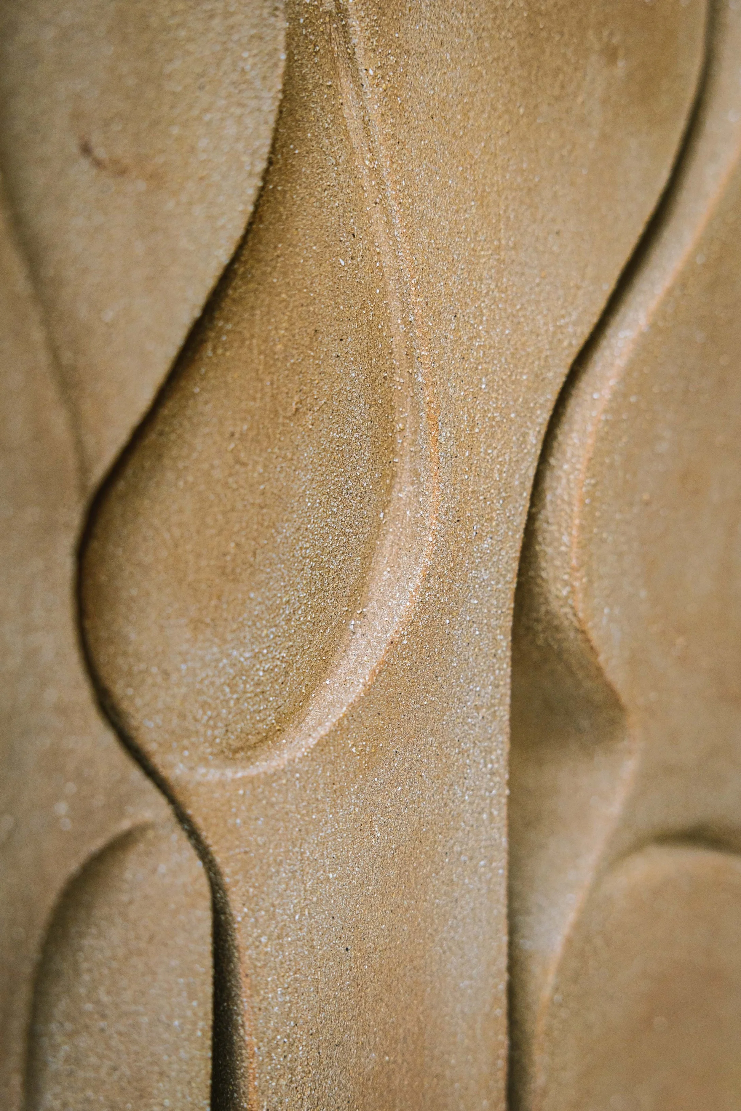 Bas-relief – art céramique –sculpture hill – Caroline Desile