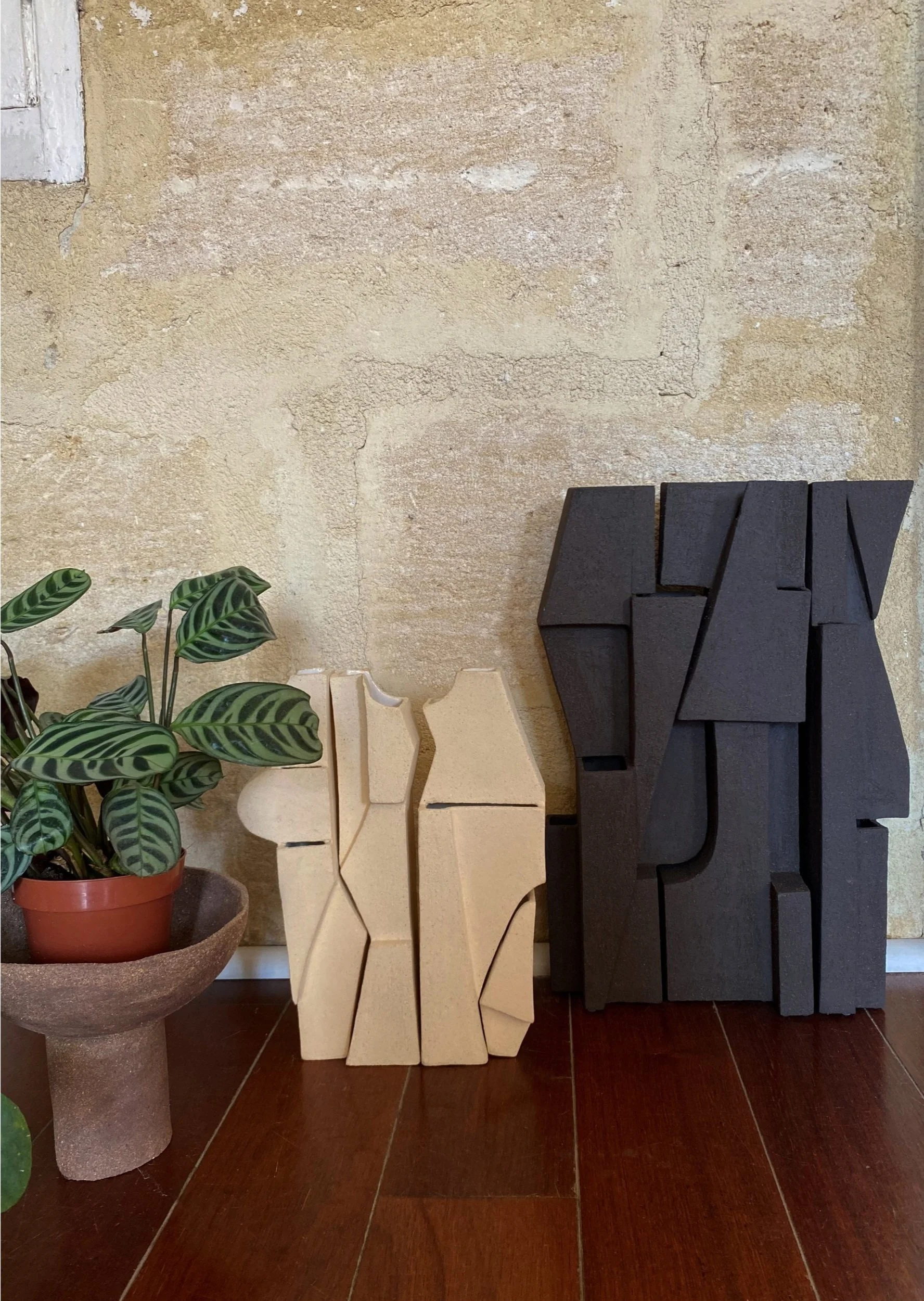 Bas-relief – art céramique –sculpture basalt – Caroline Desile