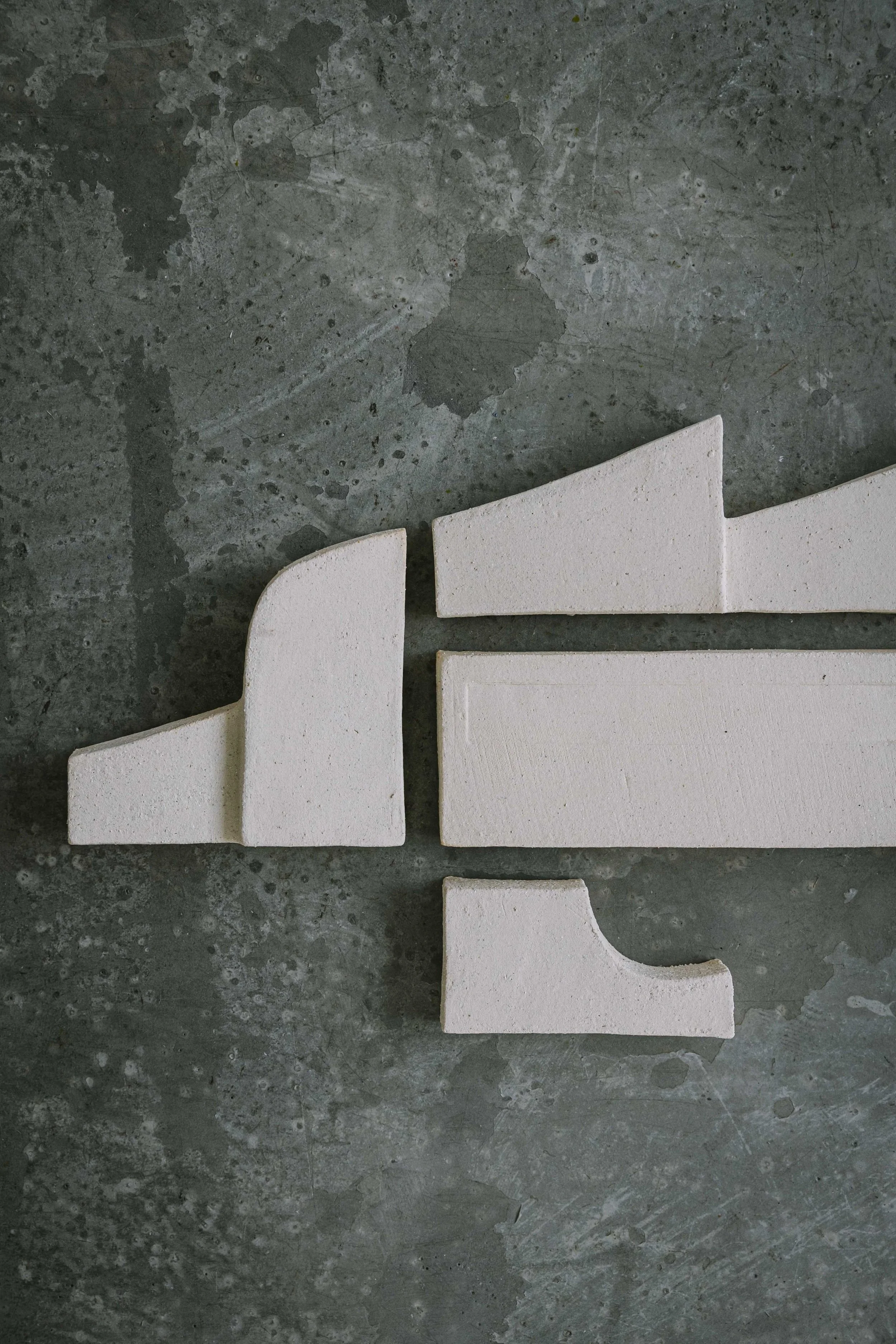 Bas-relief mural – art céramique –sculpture metropolis – Caroline Desile