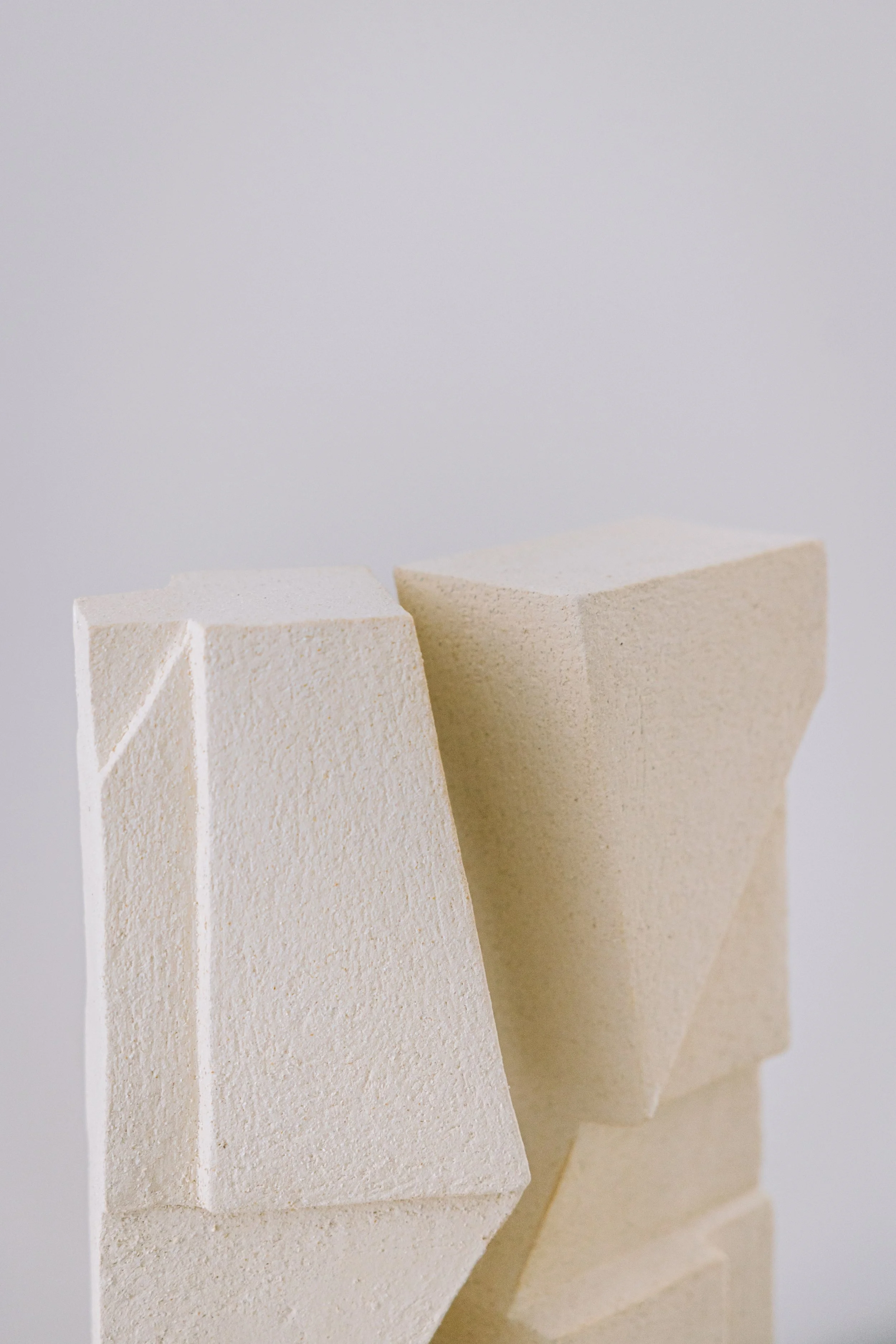 Bas-relief – art céramique –sculpture roofs – Caroline Desile