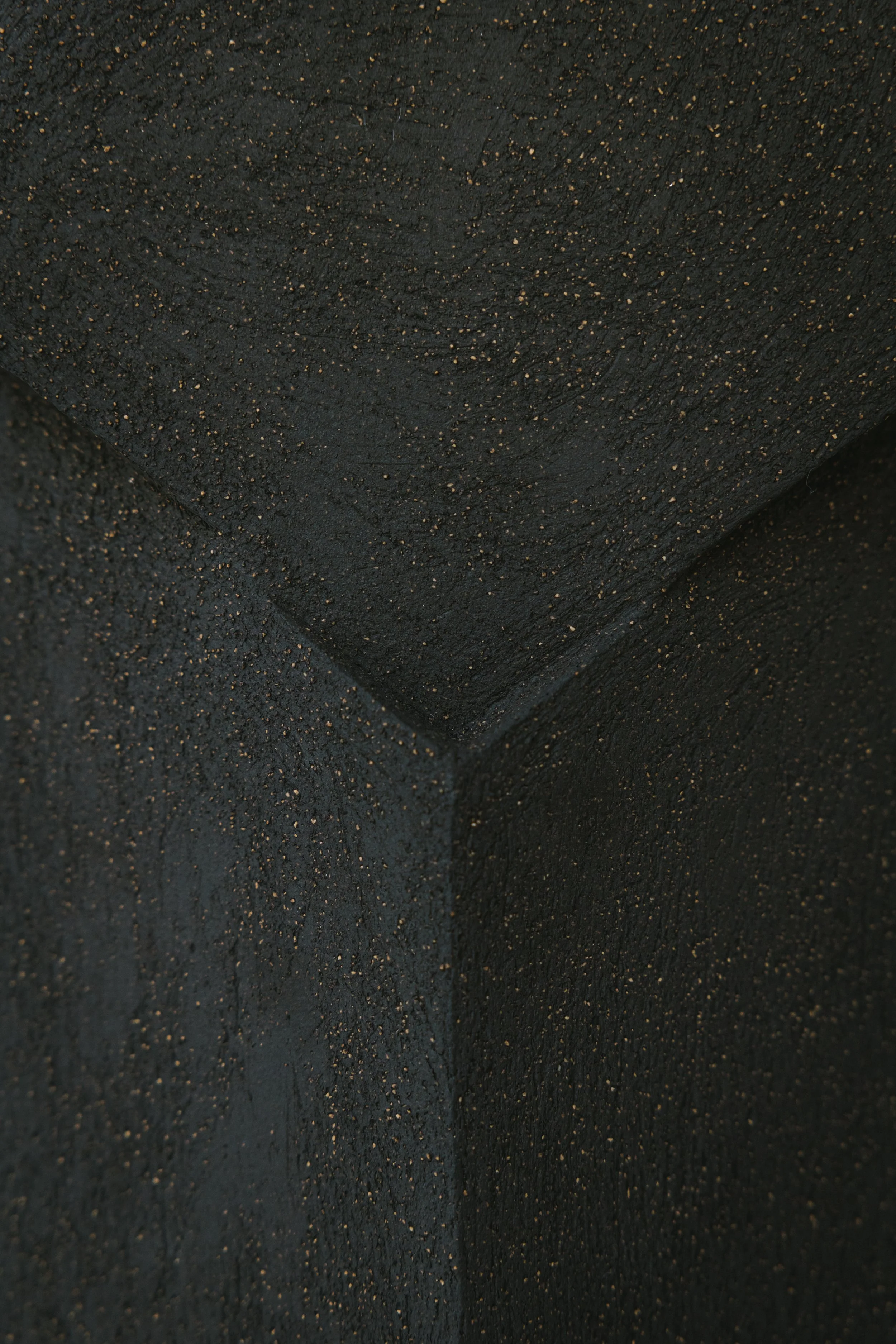 Bas-relief – art céramique –sculpture basalt – Caroline Desile