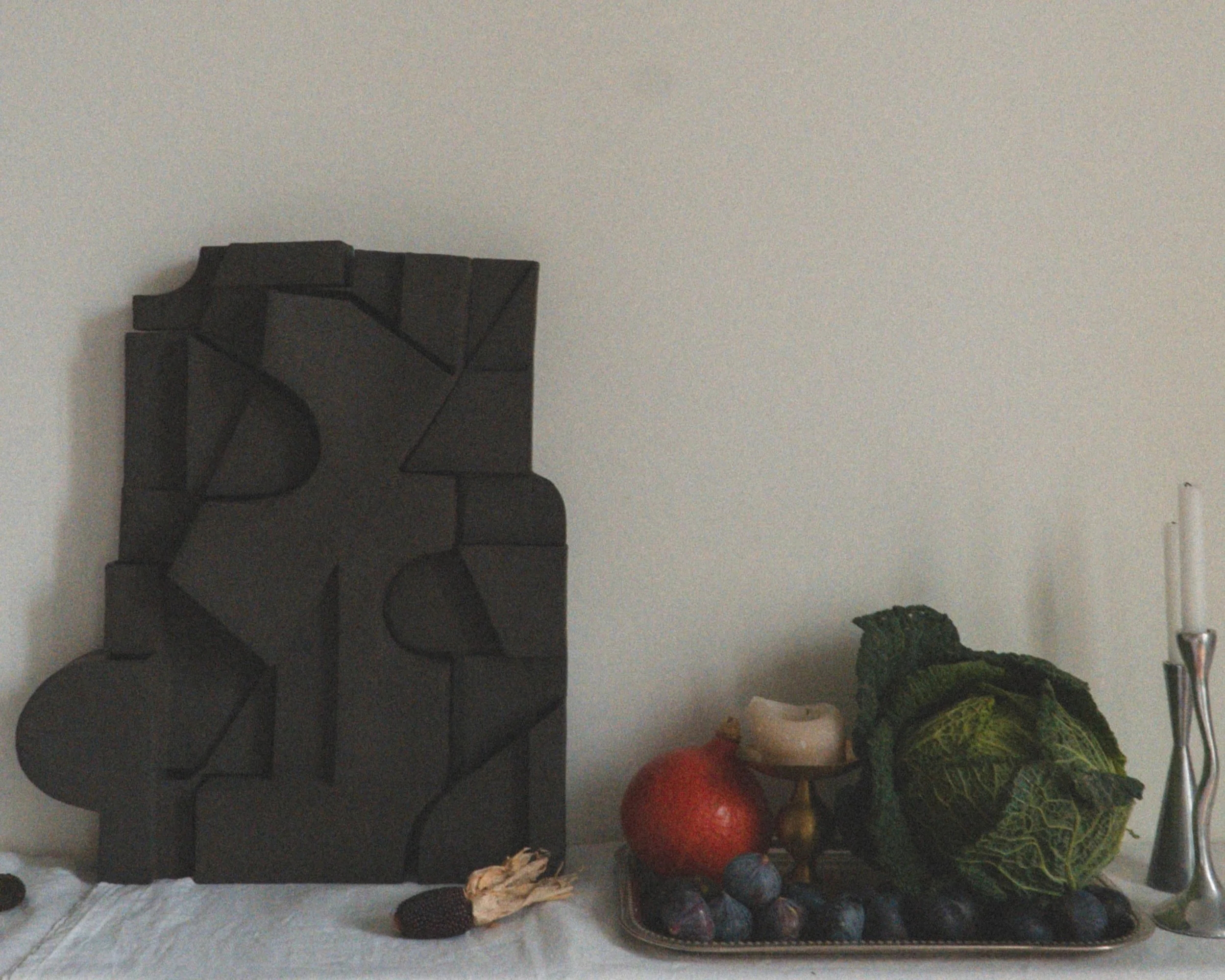 Bas-relief – art céramique –sculpture cantilever – Caroline Desile