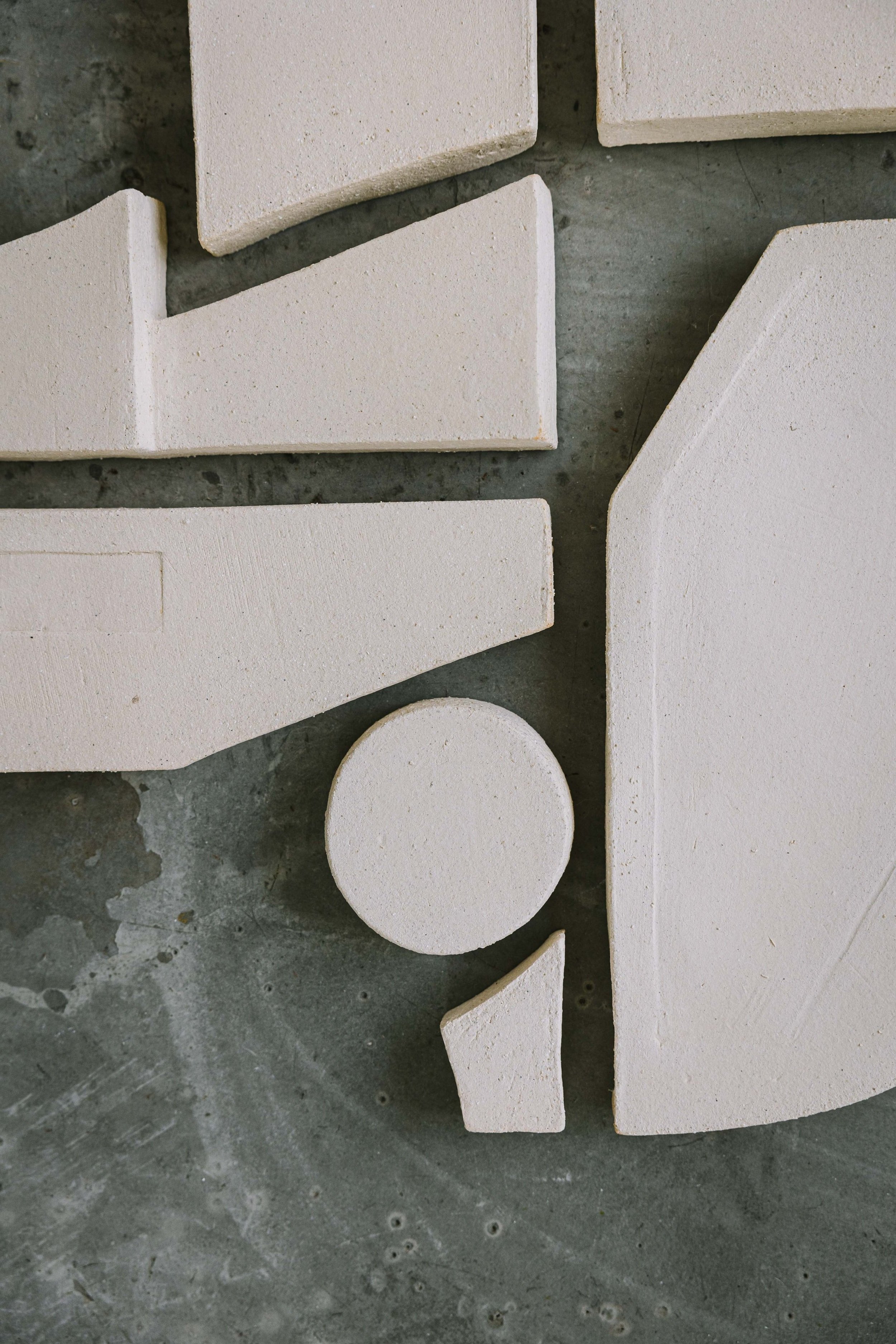 Bas-relief mural – art céramique –sculpture metropolis – Caroline Desile