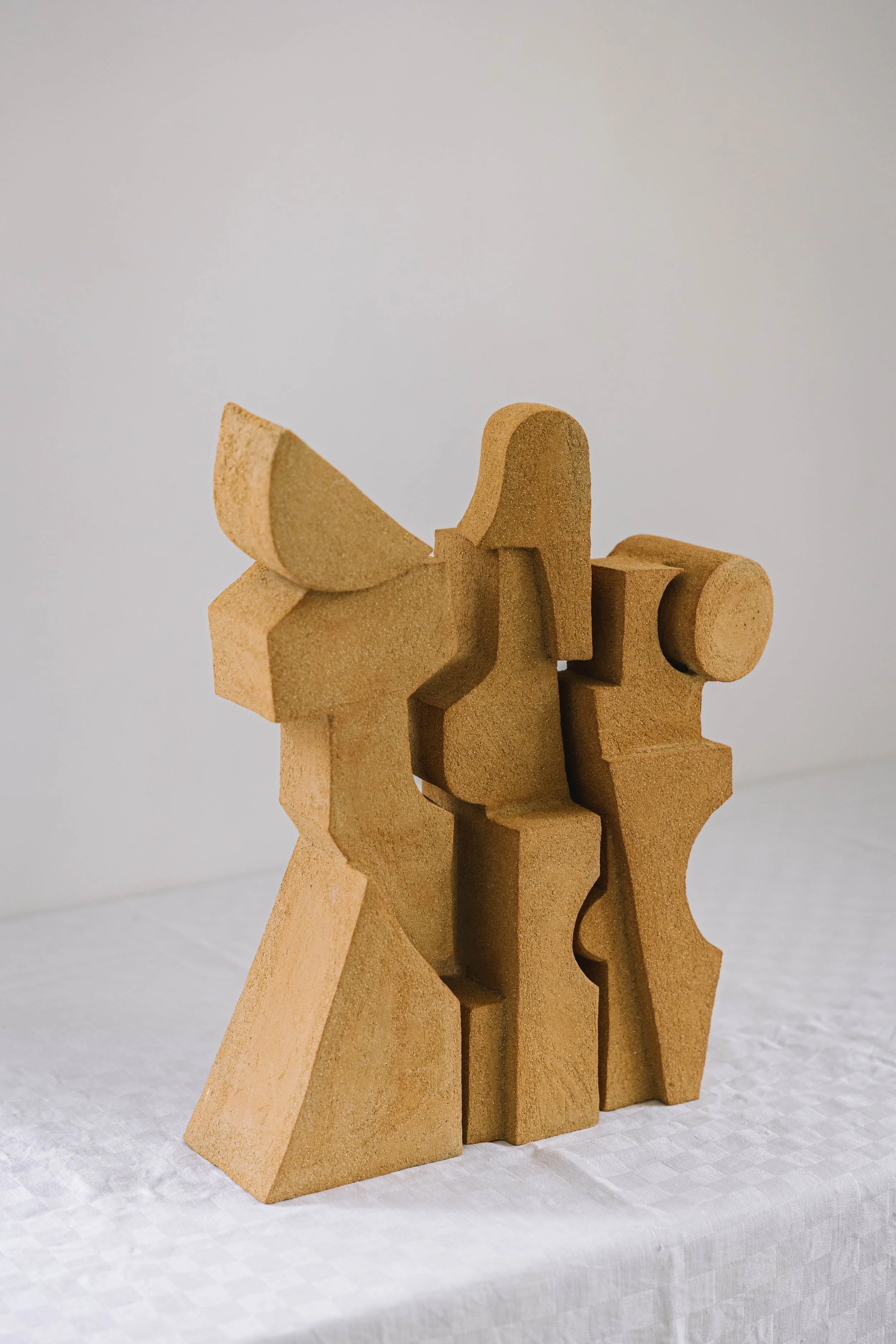 Bas-relief – art céramique –sculpture society – Caroline Desile