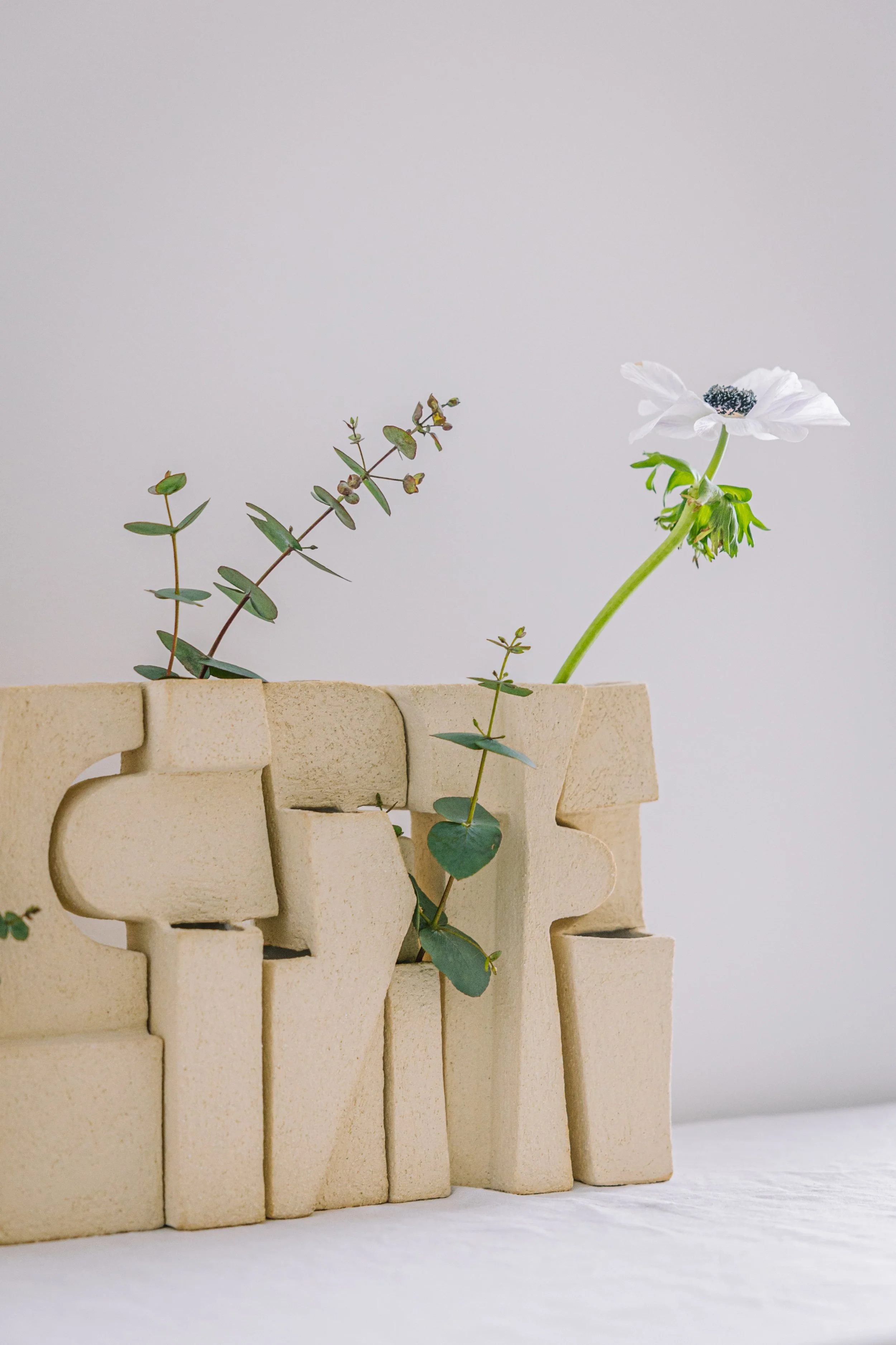 Bas-relief – art céramique –sculpture stone quarry – Caroline Desile