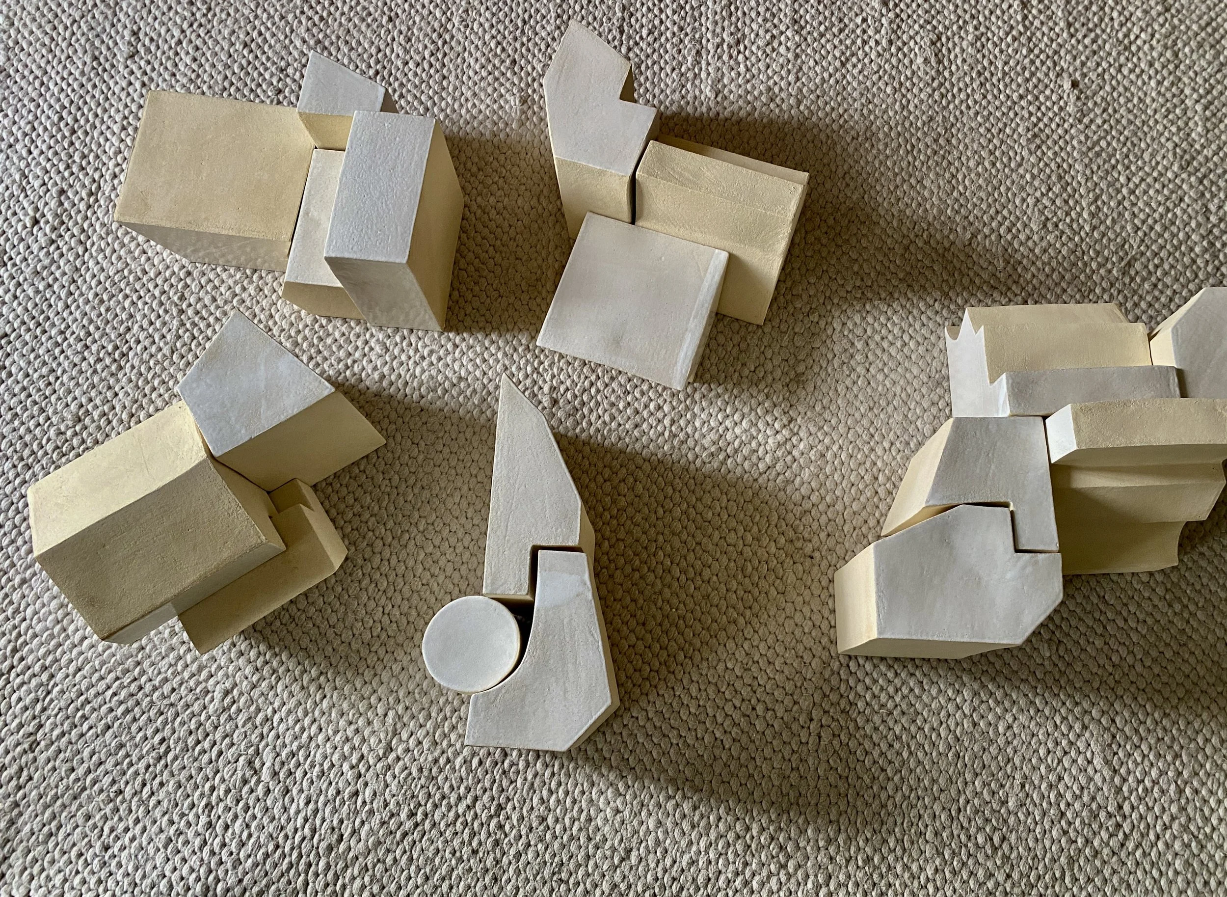 Table sculpturale – installation – mobilier – territoire – geograms – Caroline Desile