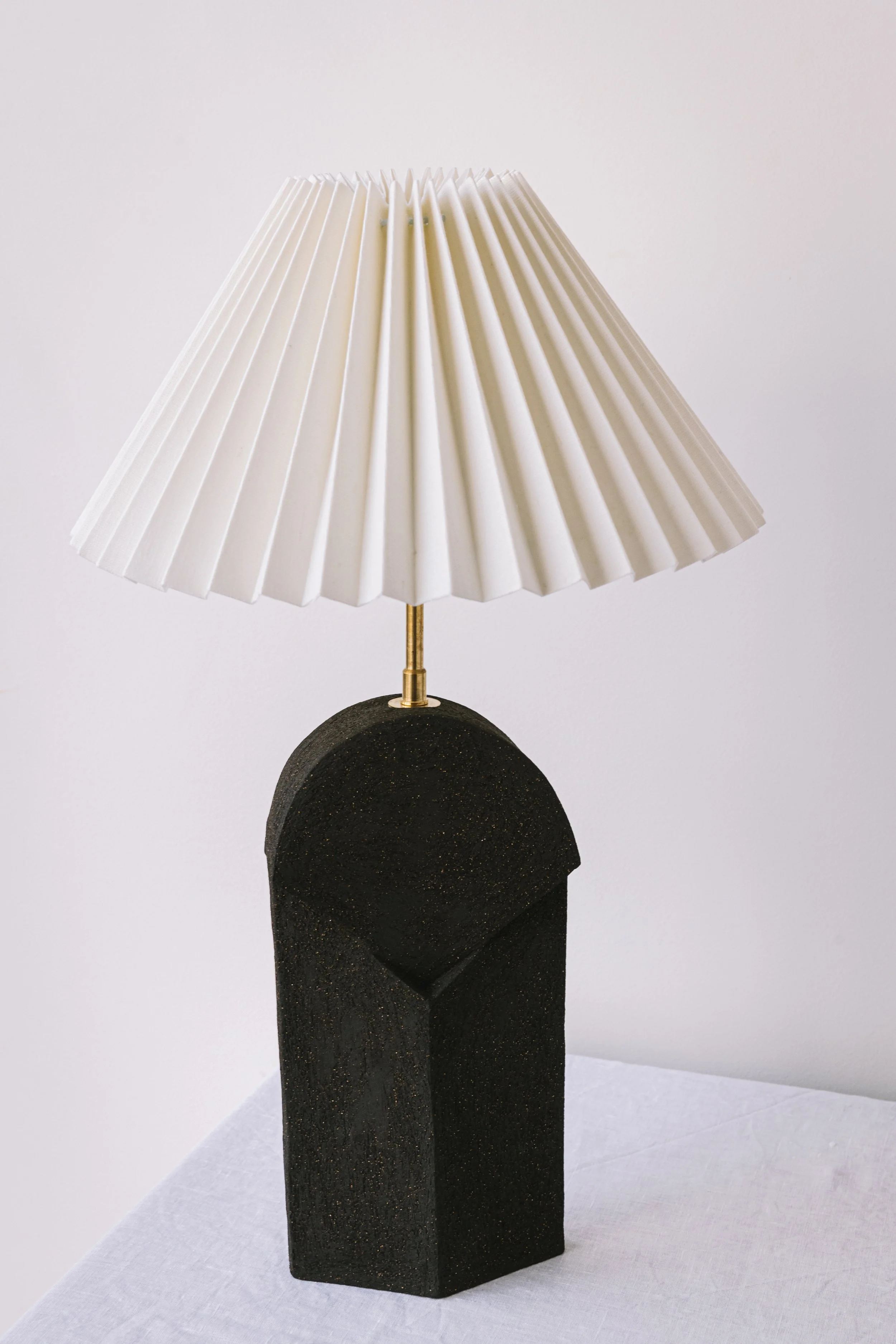 Bas-relief – art céramique –sculpture basalt – Caroline Desile