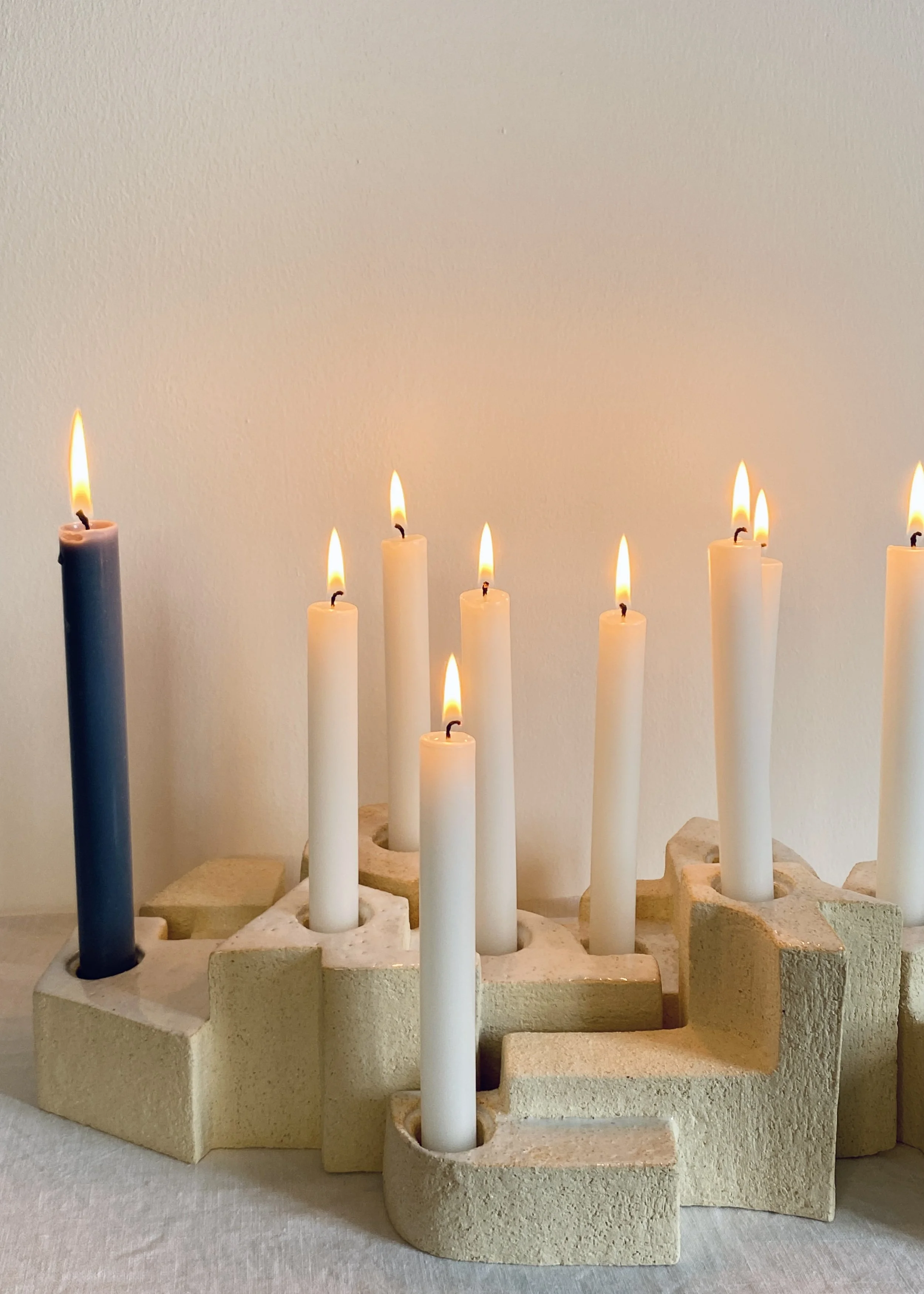 Bas-relief – art céramique –sculpture bougeoir clouds – Caroline Desile