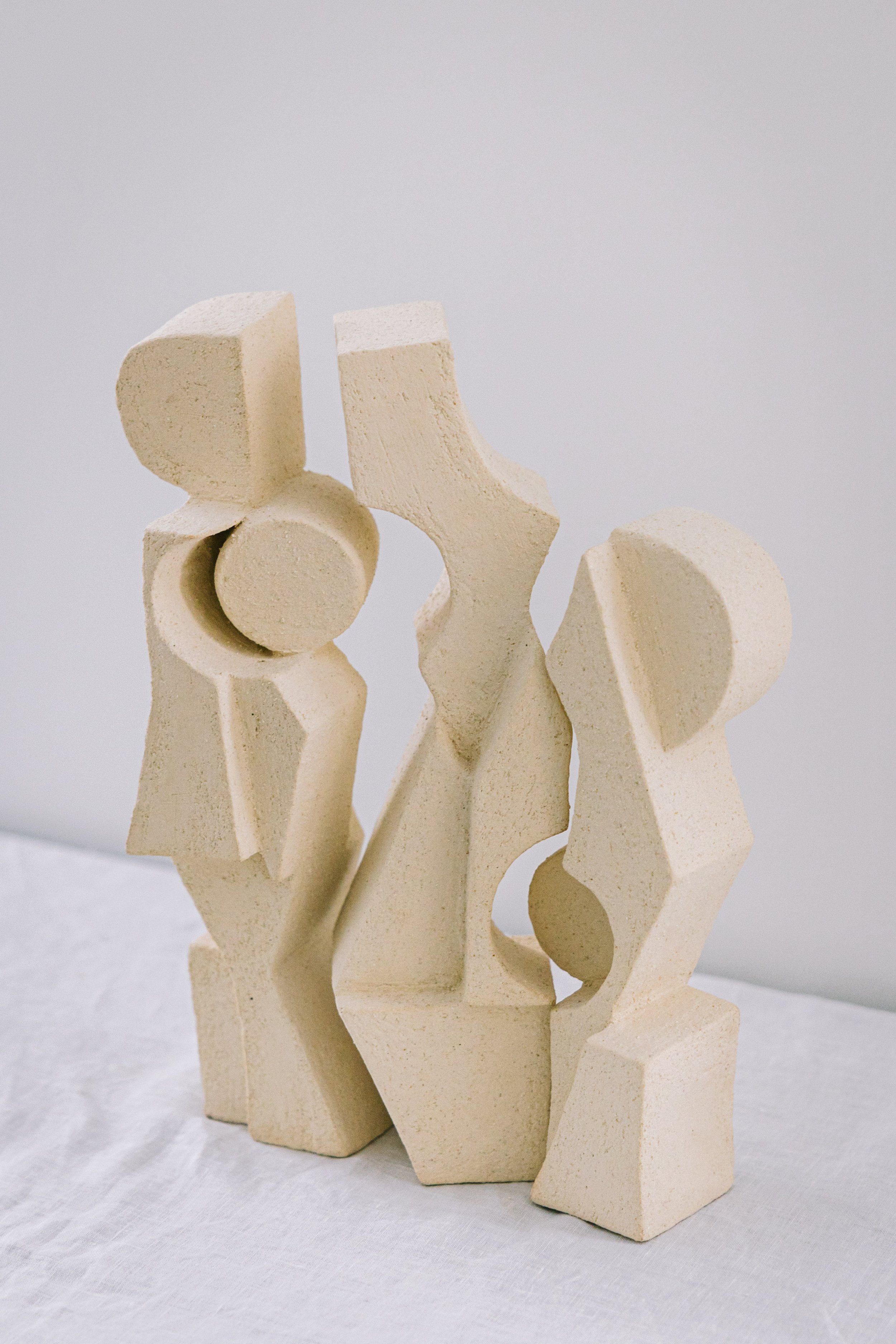 Bas-relief – art céramique –sculpture society – Caroline Desile