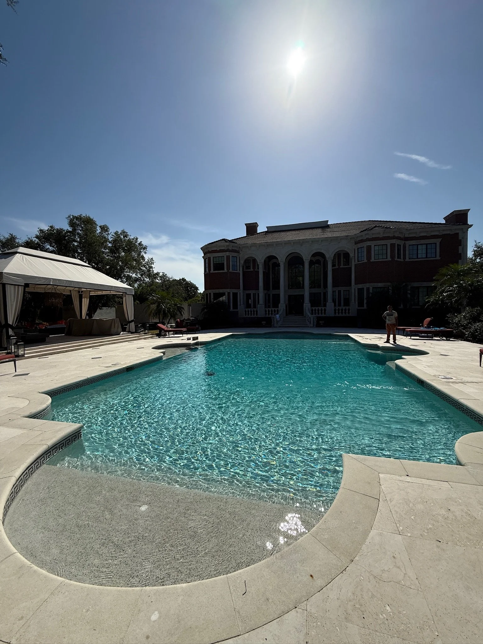 Why Weekly Pool Cleaning Is Essential for Tampa Homeowners