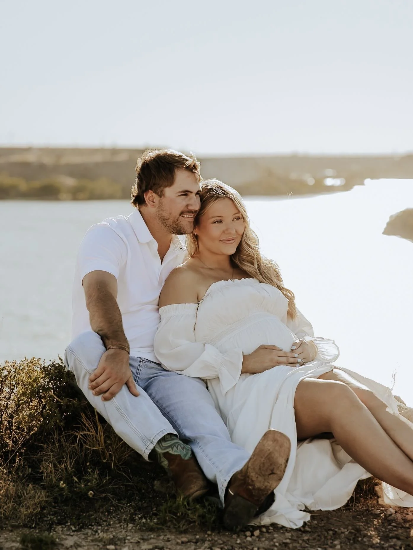 One day this season will feel like a blur, but photos like these bring you right back to it. That&rsquo;s why it matters. I  am always so honored to capture and deliver images from maternity and newborn sessions. Pregnancy is a miracle worth remember