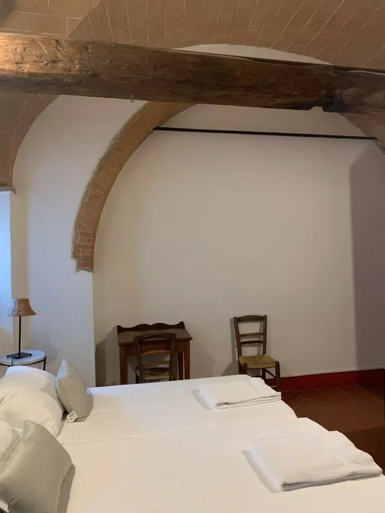 Mangiatoia Room (with fascinating vaulted ceilings)