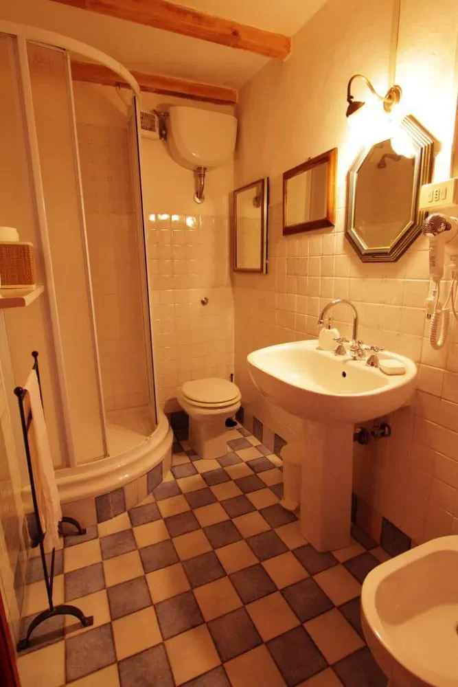 Robinia Room (with breath-taking backdrop views)