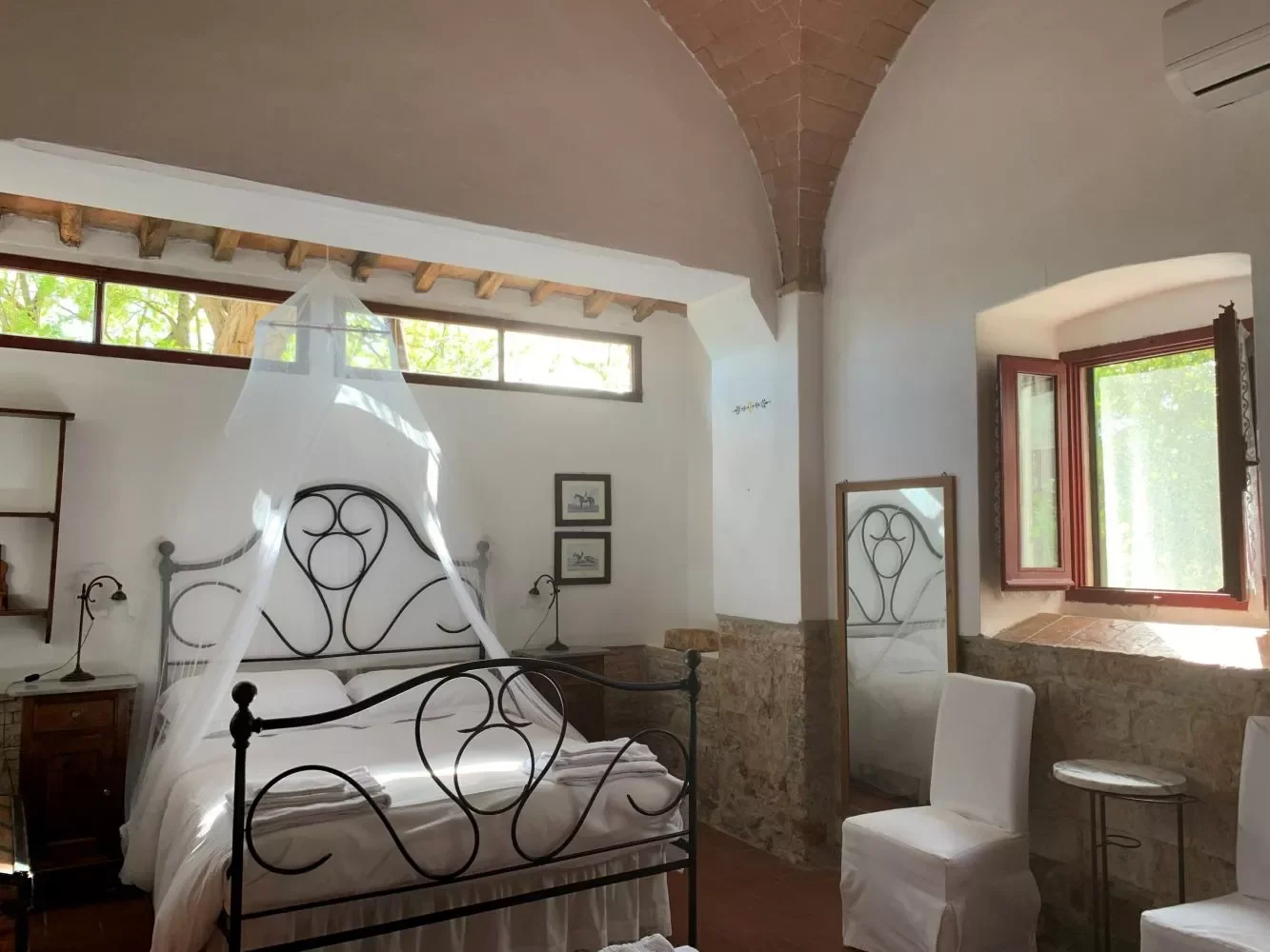 Teatro Room (can easily accommodate 4 people)