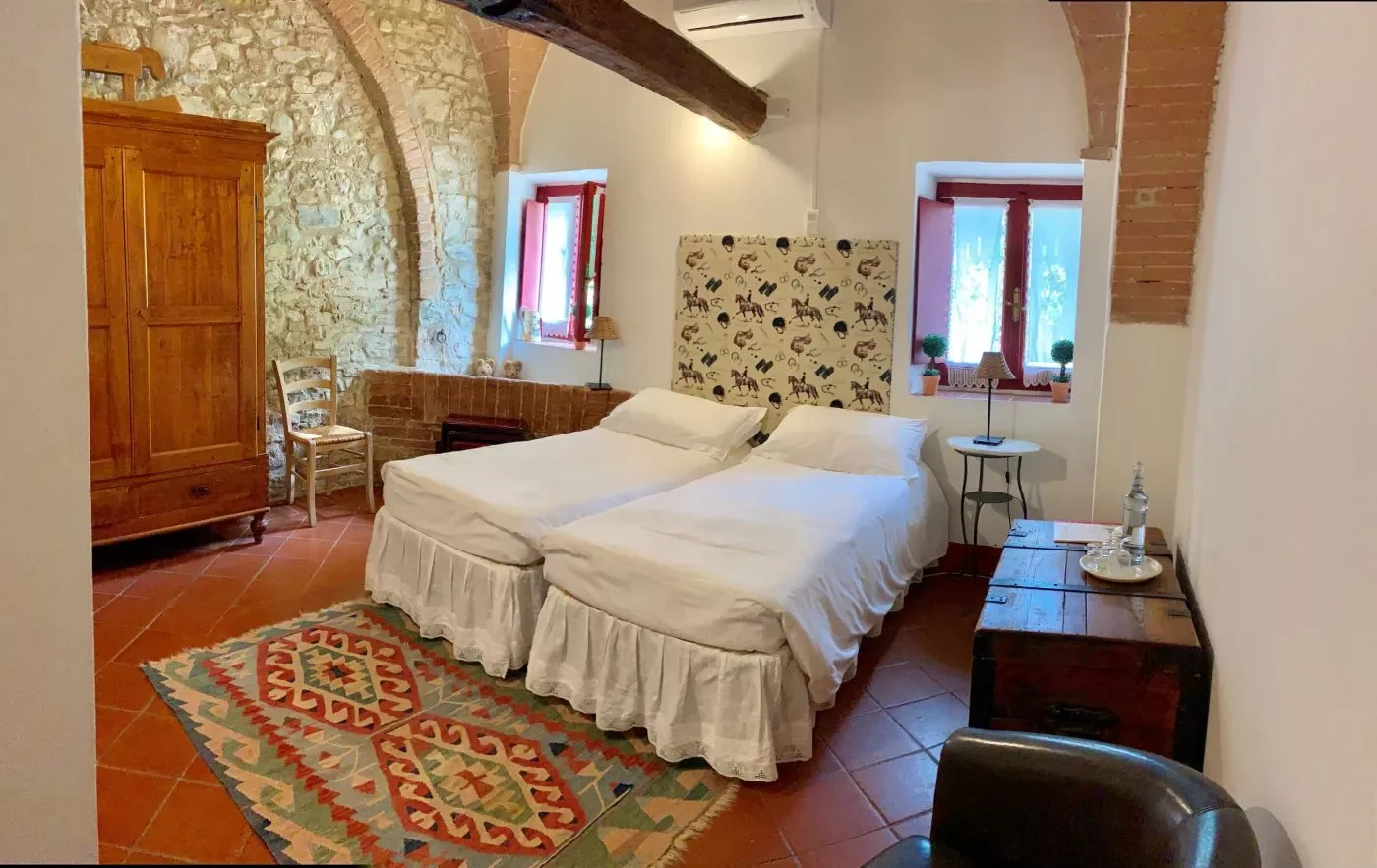 Mangiatoia Room (with fascinating vaulted ceilings)