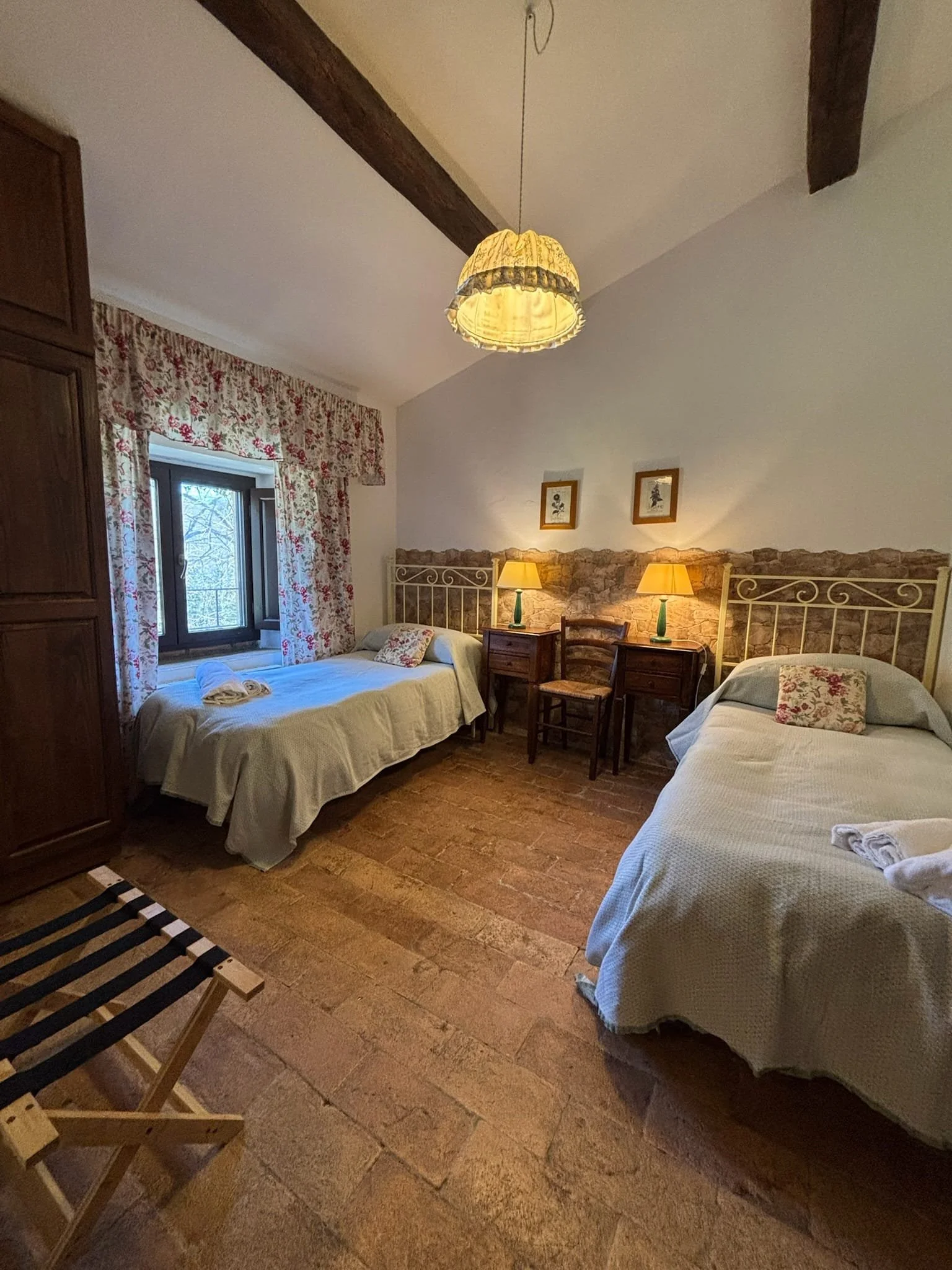 Double room with twin beds