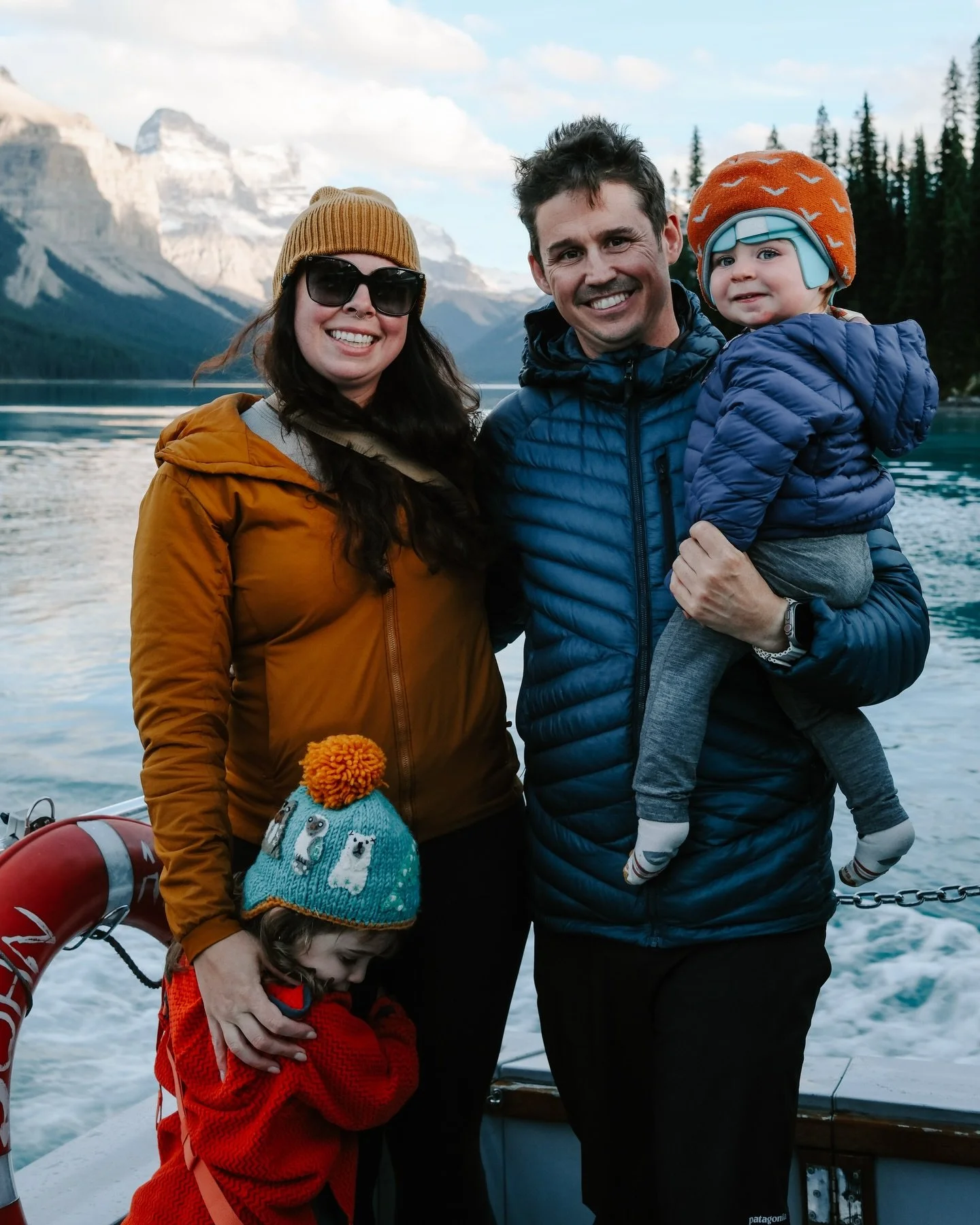 A little mid-week reminder that slowing down and getting outside is never a bad idea. Fresh air, mountain views, and a moment to just breathe &mdash; always worth it. 🤍✨