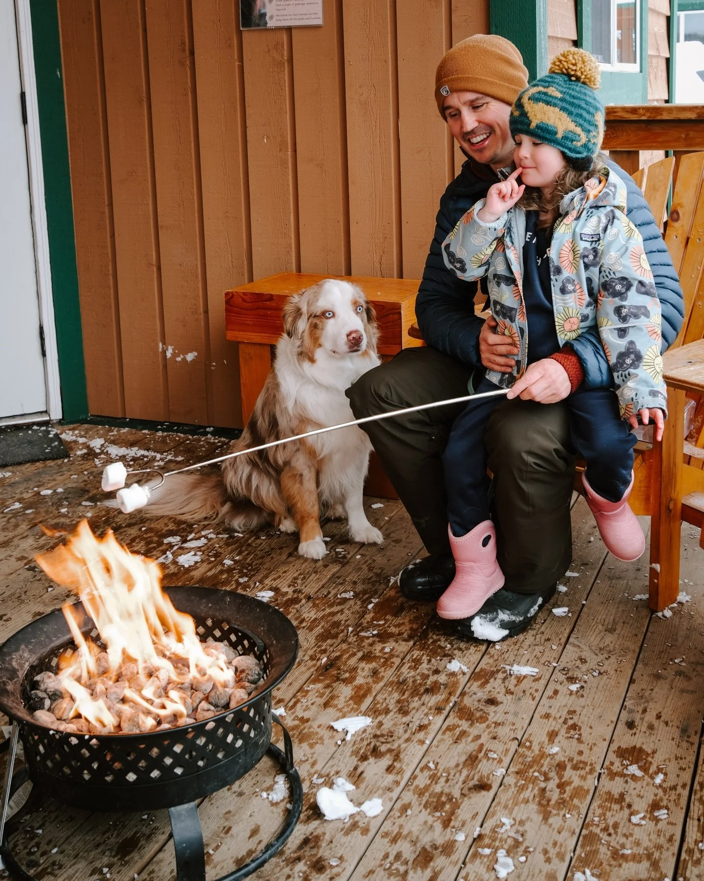 The perfect cabin stay in the heart of the mountains at @manningpark resort | welcome to the Premium Plus Cabins

#hosted