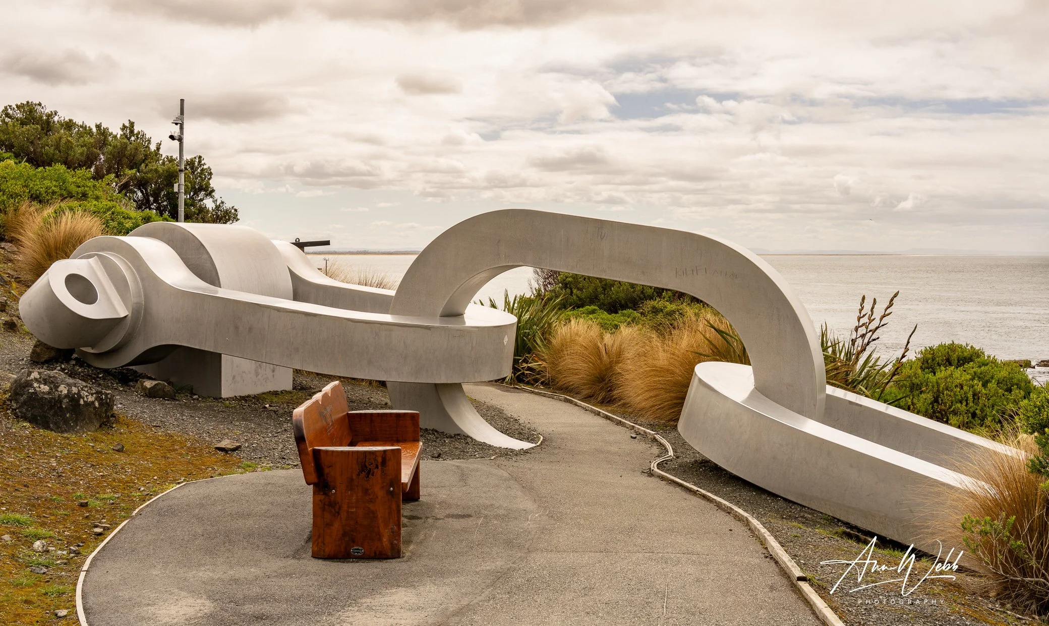 Giant Anchor Chain Sculpture, Bluff