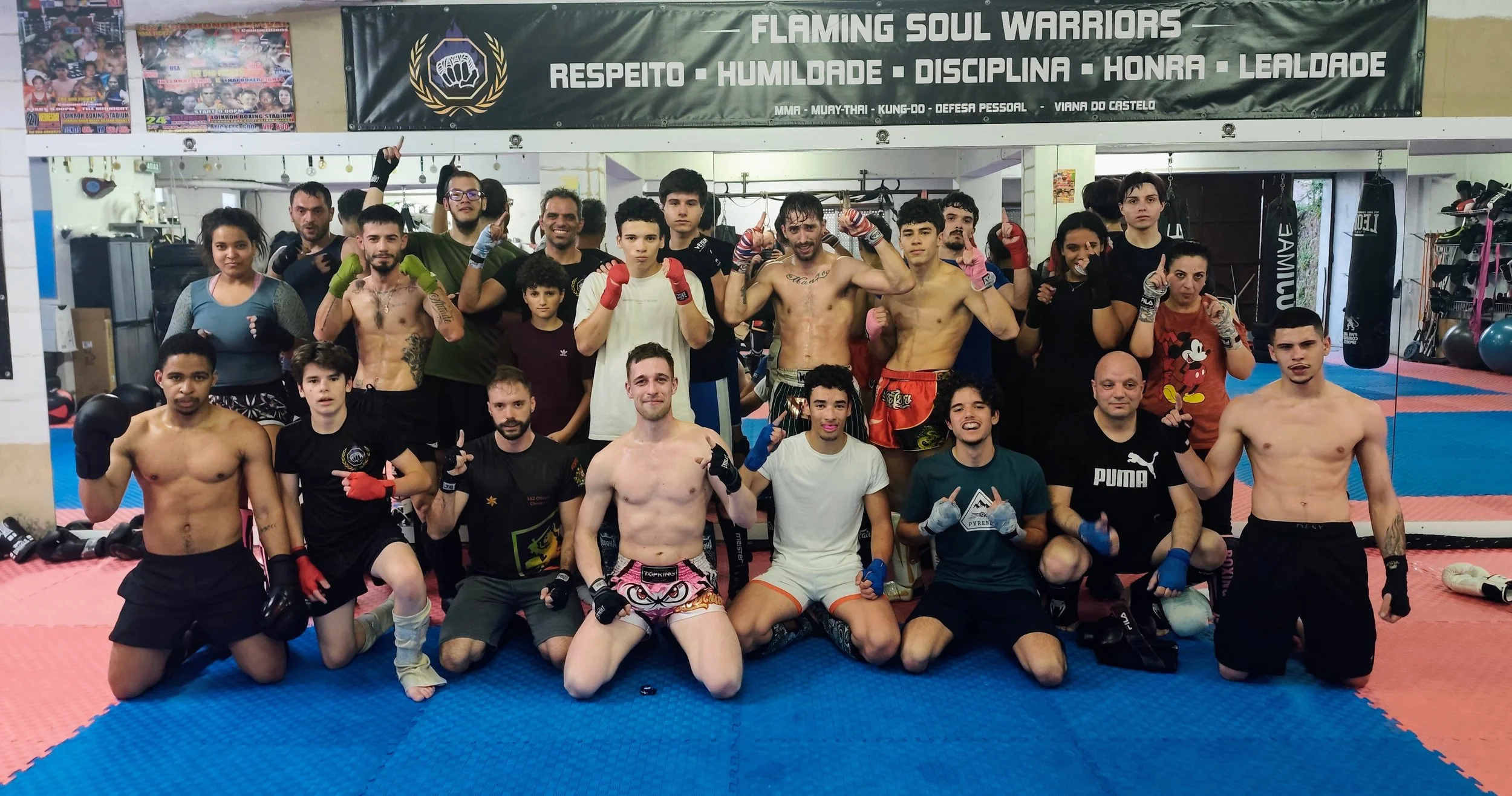 Os guerreiros da Flaming Soul Warriors
 reunidos após o treino em Viana do Castelo, refletindo disciplina, coragem, evolução e o verdadeiro espírito de equipa das artes marciais.