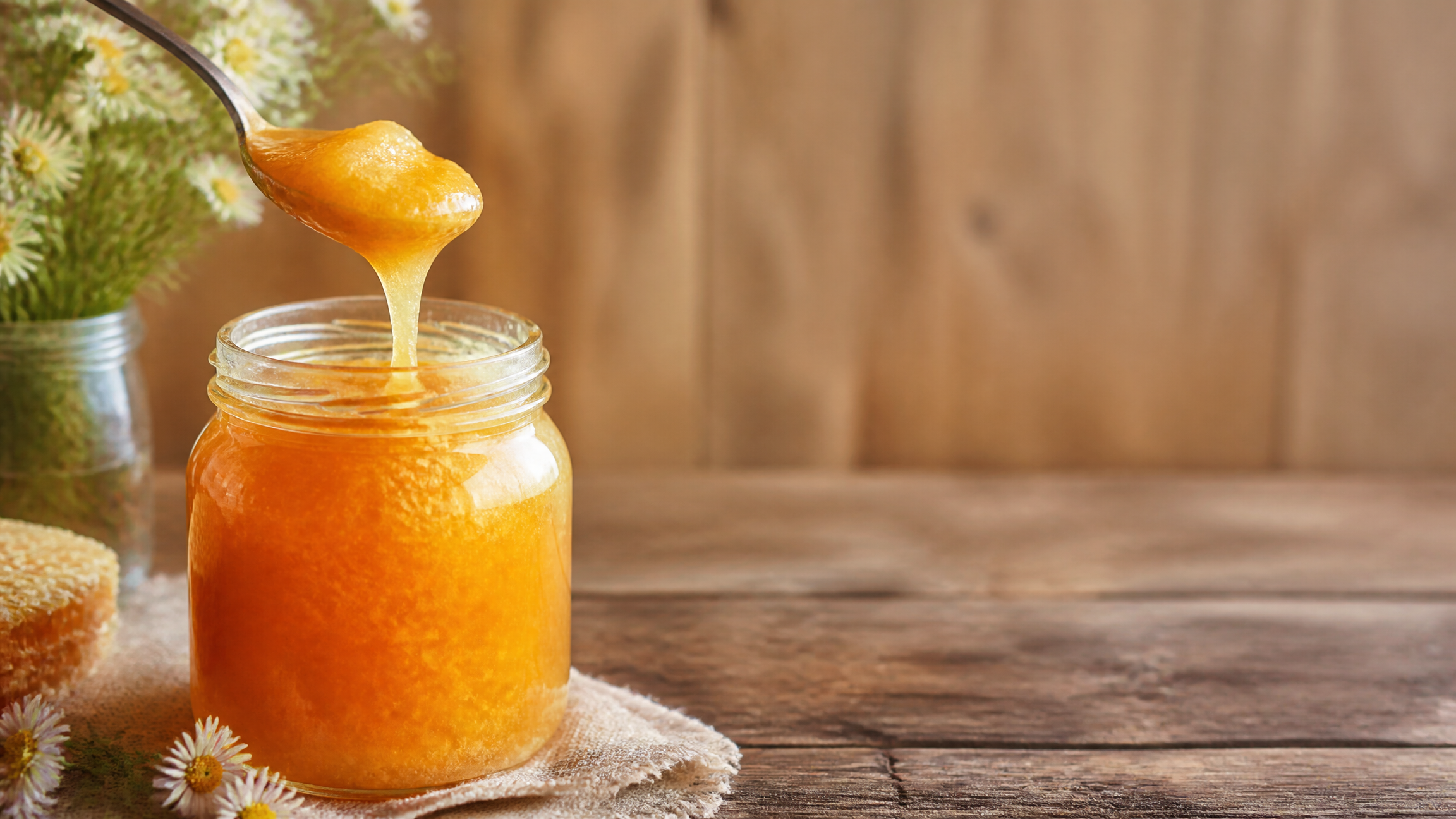 Why Does Raw Honey Crystallise? (And What to Do About It)