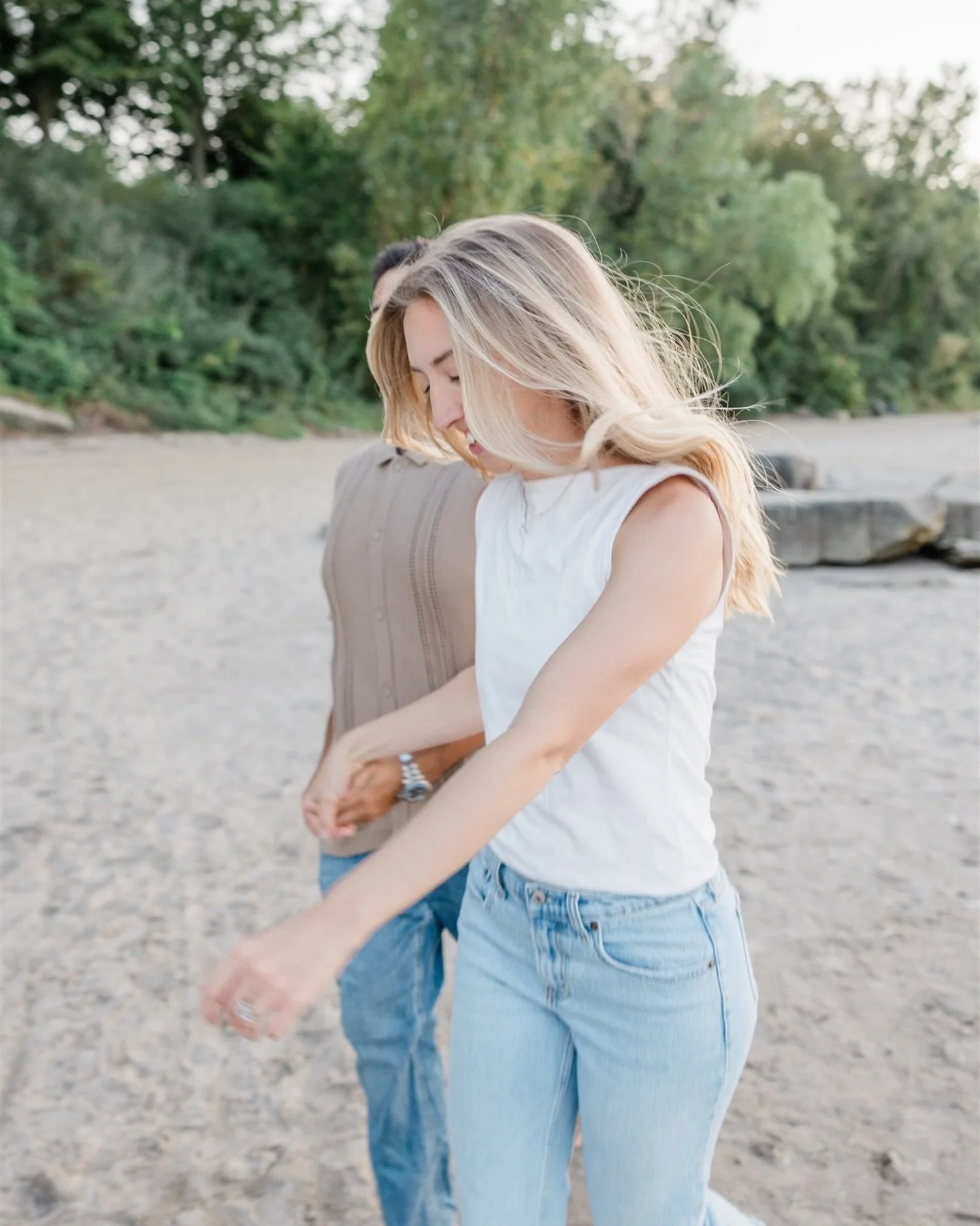 The snow is falling outside and these photos feel so incredibly warm! I could really go for an early fall engagement session at the beach right about now🫶🏻

#lakeerielove #enagementring #engagementinspo #clevelandphotographer #clevelandweddingphoto