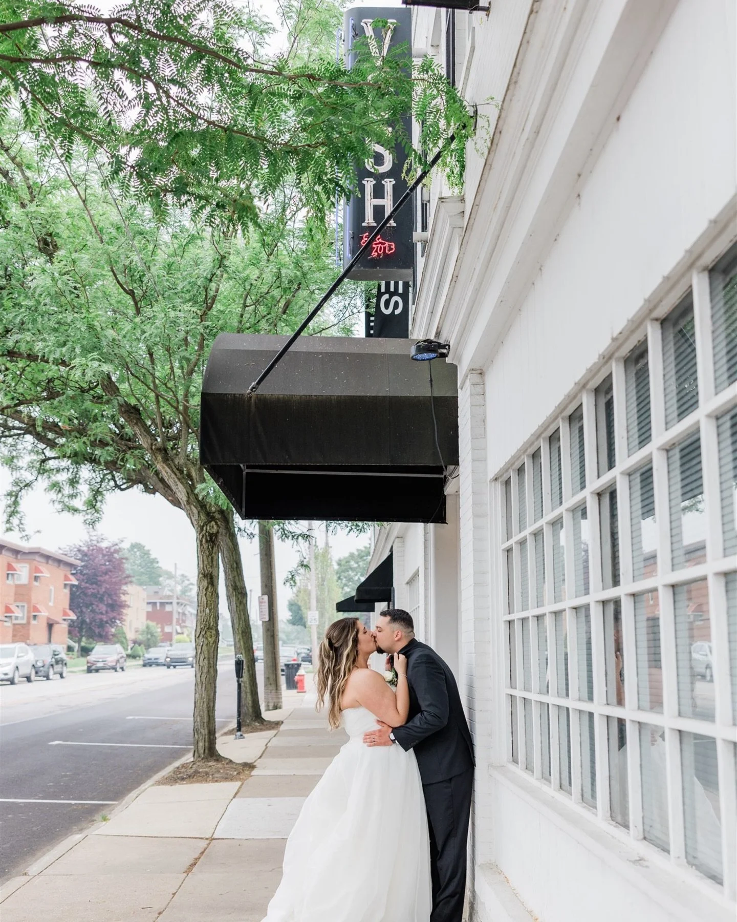 It was hot, it was humid but that didn&rsquo;t stop this party! This day is one that will live in my head rent free, from their intimate getting ready morning, to Katie getting a fan stuck in her hair (&amp; being completely chill I might add), to th