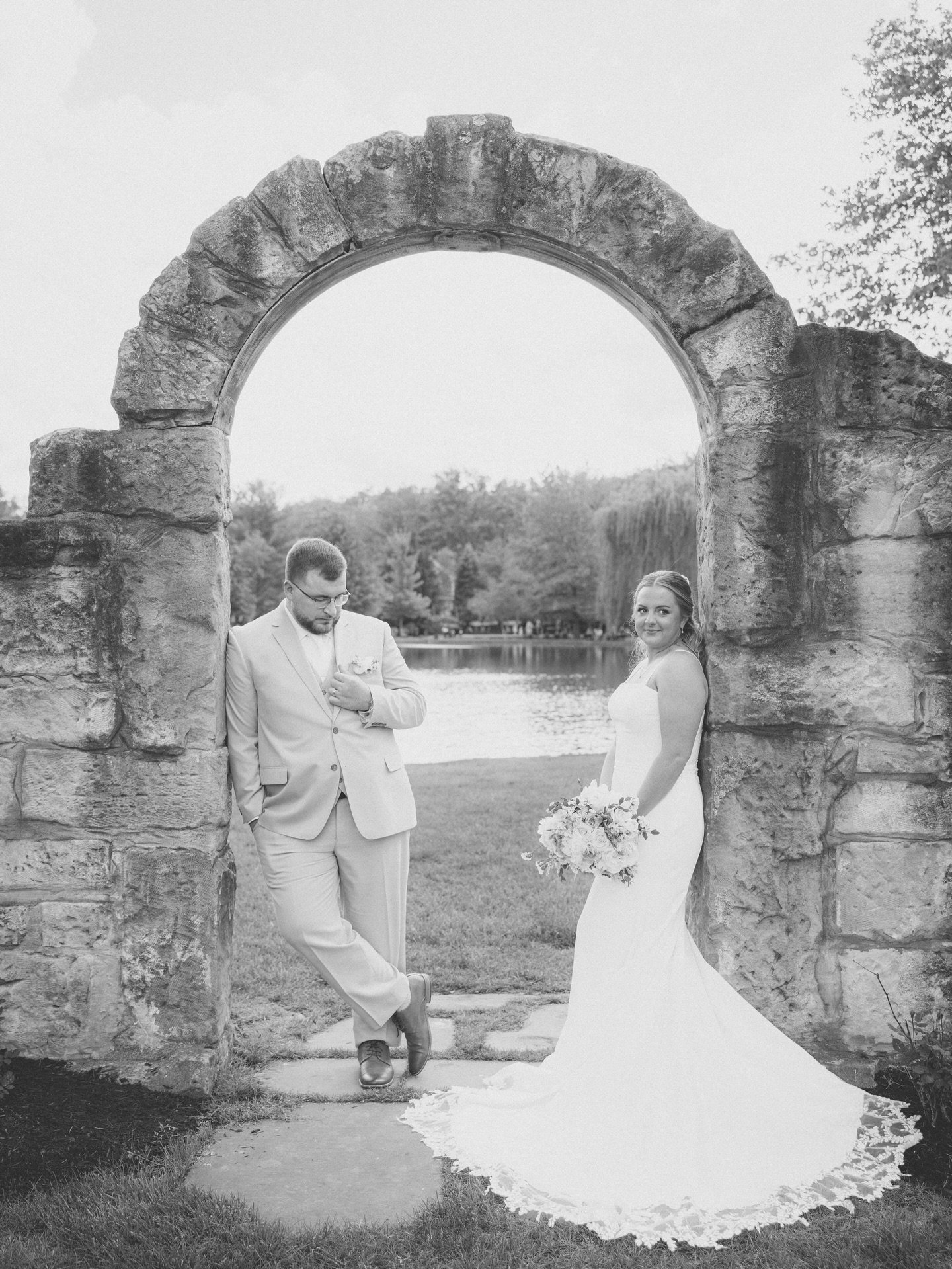 Spent the weekend at Gervasi for my anniversary and now I&rsquo;m feeling inspired to share some b&amp;w photos from a gorgeous wedding I did there last year! 

Vendors
Photographer: @amandahemstreetphotography 
Videographer: @jam_pelini
Dress: @krbr