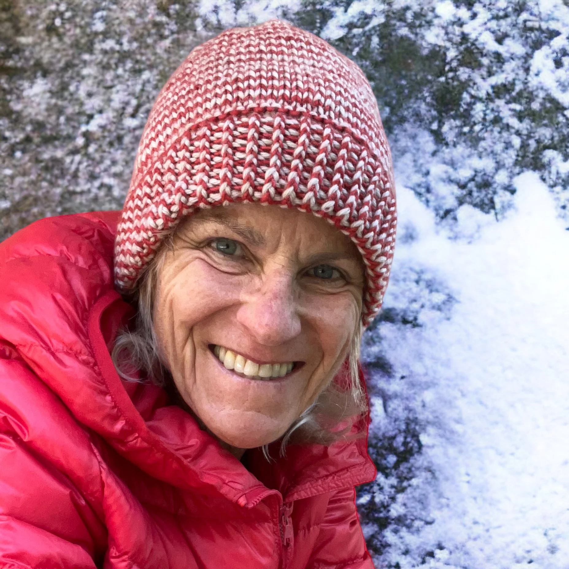 Hand knit pure merino wool beanie. Double folded fixed brim. One size. Unisex. USA, California. Marin