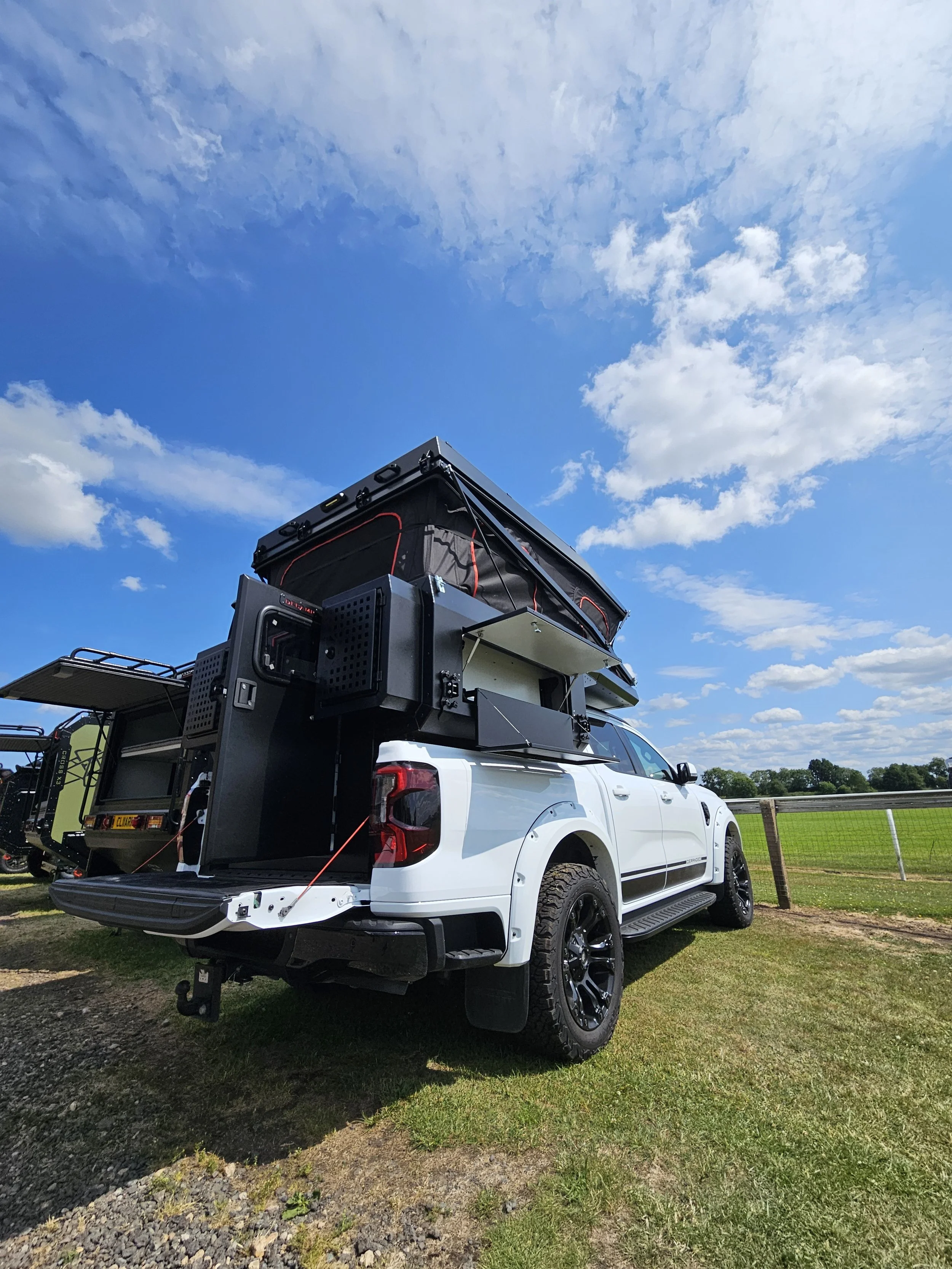 Decamp Backpack, Decamp Backpack S, Cell for Pick up, Pick-up tent, drop-in tent for pick up truck, Alu-Cab, Backpack, pick up backpack, Ford Ranger Camper, Amarok Camper, L200 Camper, D-Max Camper, Hilux Camper, Tienda Pick-up, Camper Pick up t