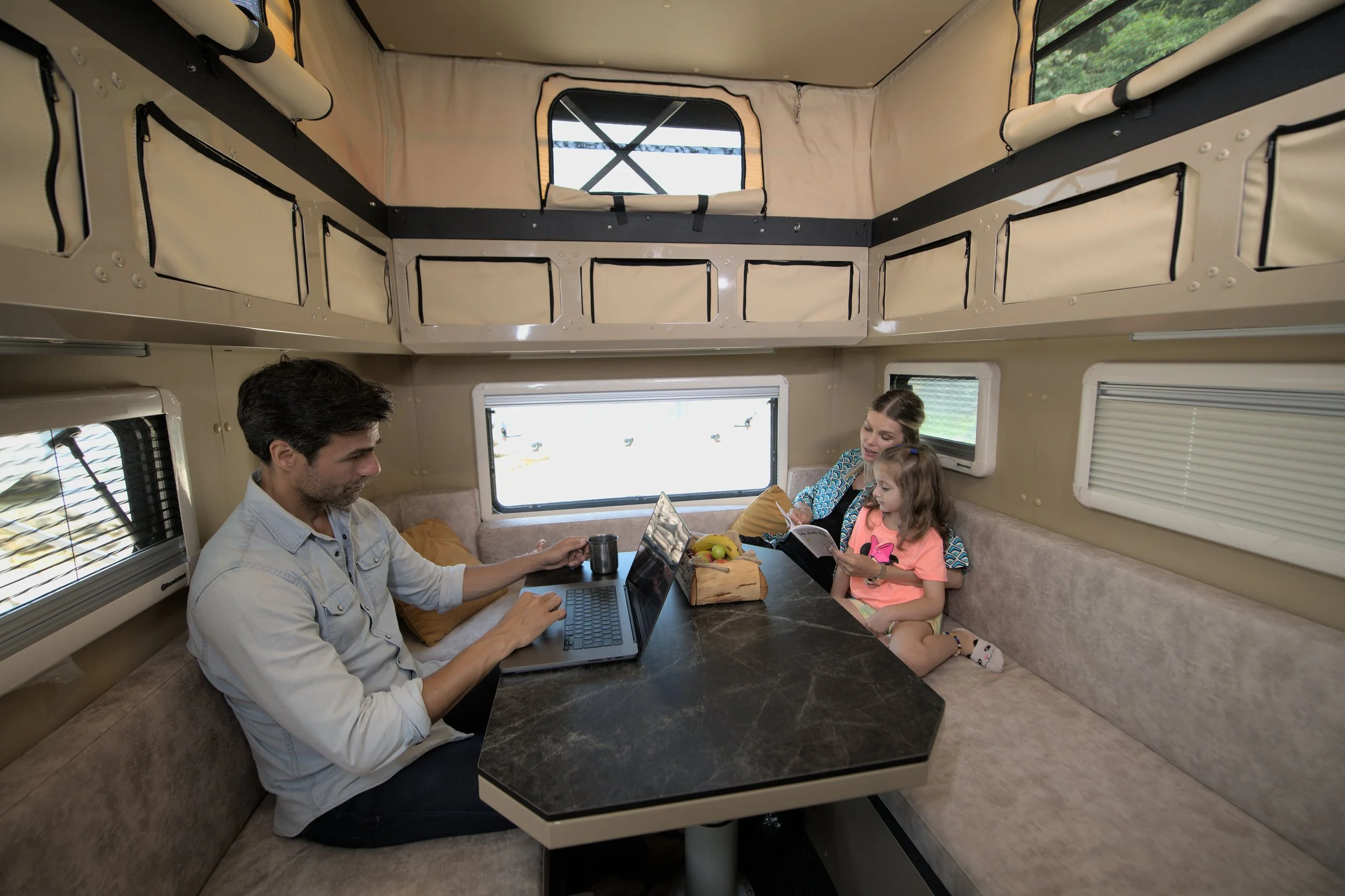 Hunter Nature NTR3X NTR4X, Offroad Caravan, caravana Todo Terreno Portugal, UK, España, Caravana 4x4, lightweight offroad caravan.