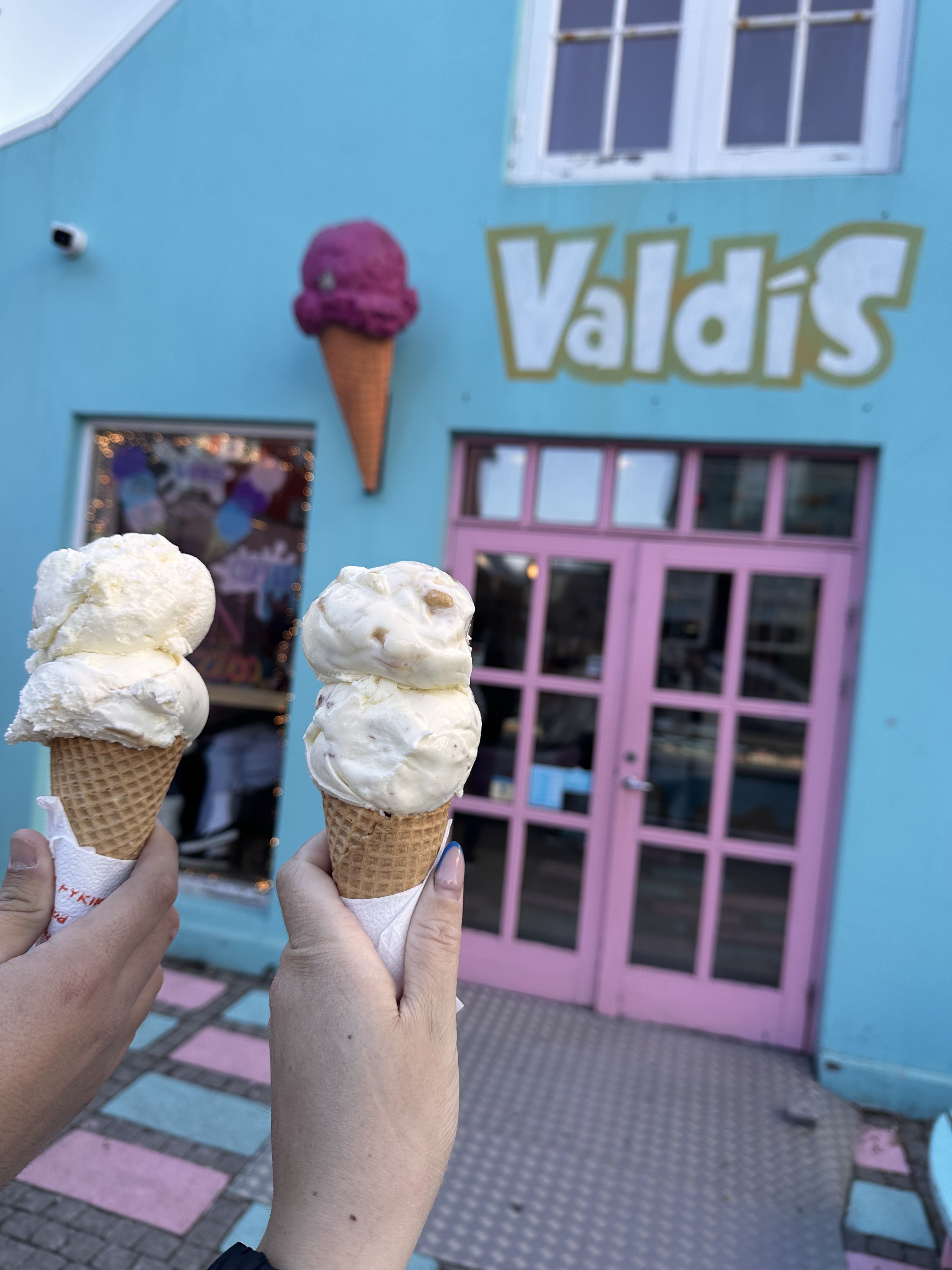 Ice Cream Cones, Valdis
